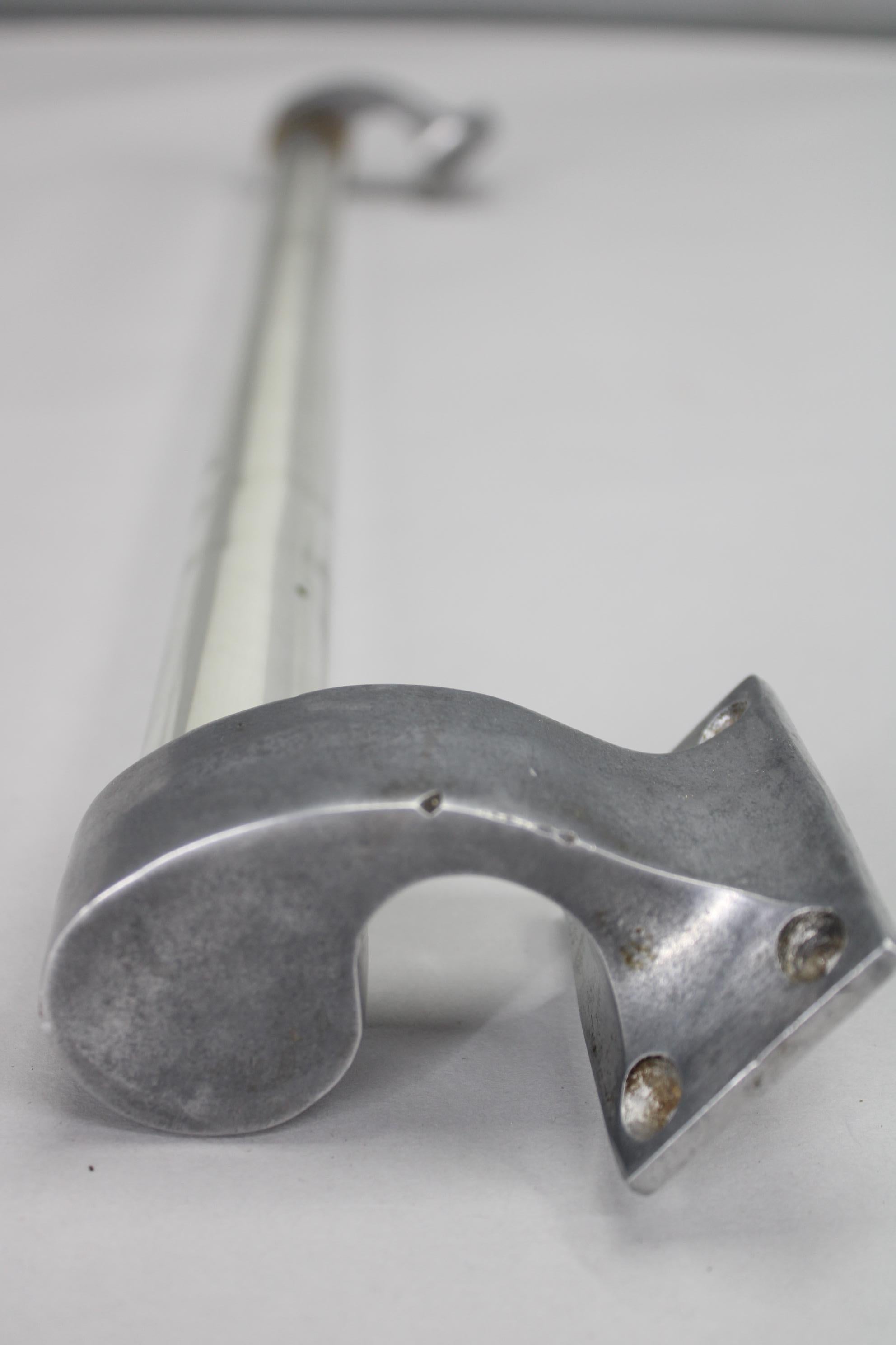 Coppia di maniglie in vetro trasparente Art Deco cecoslovacche degli anni '30 con supporti in metallo in vendita 1