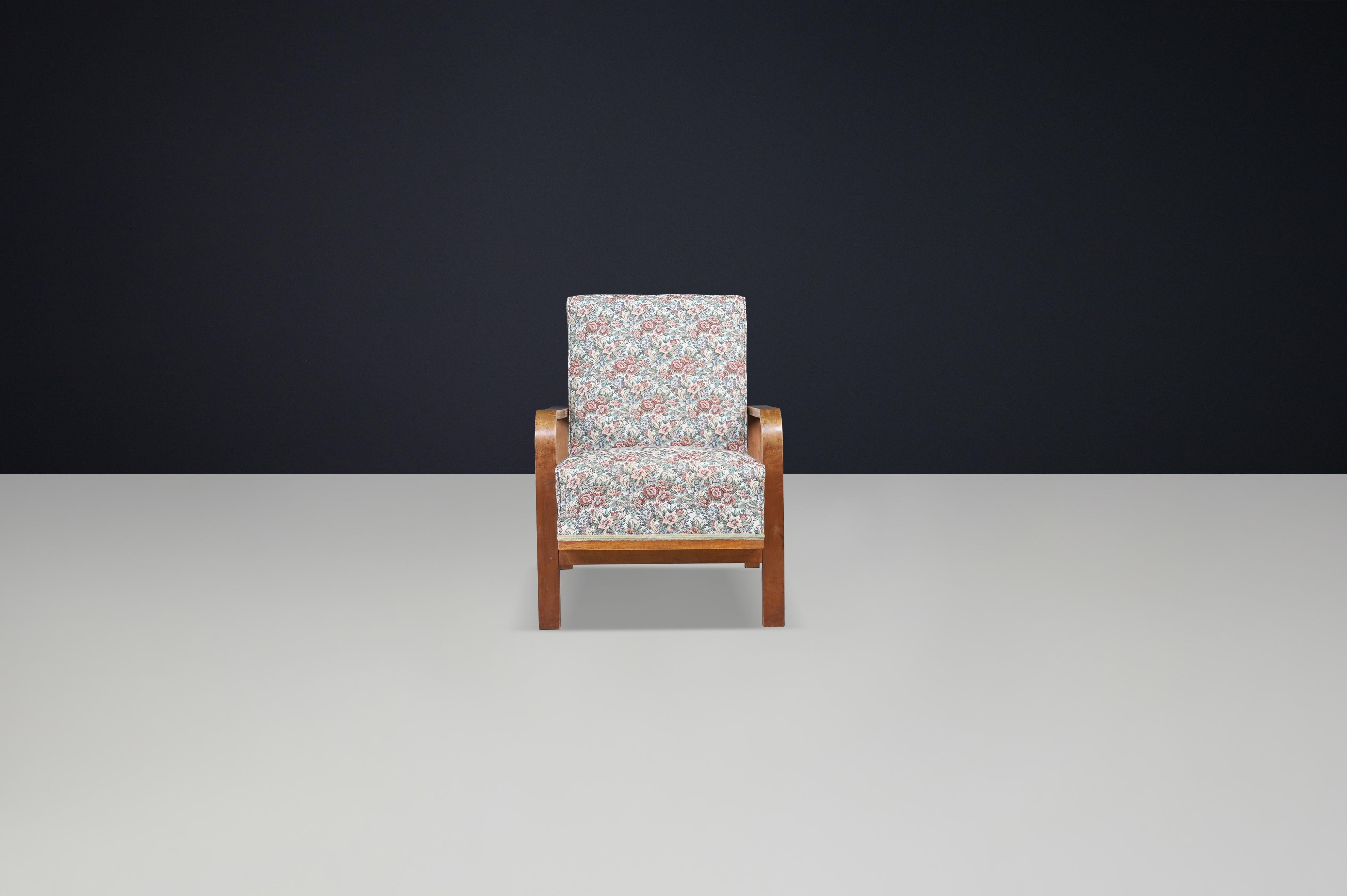 Paire de fauteuils inclinables tchécoslovaques des années 1930, tapissés de fleurs d'origine en vente 4