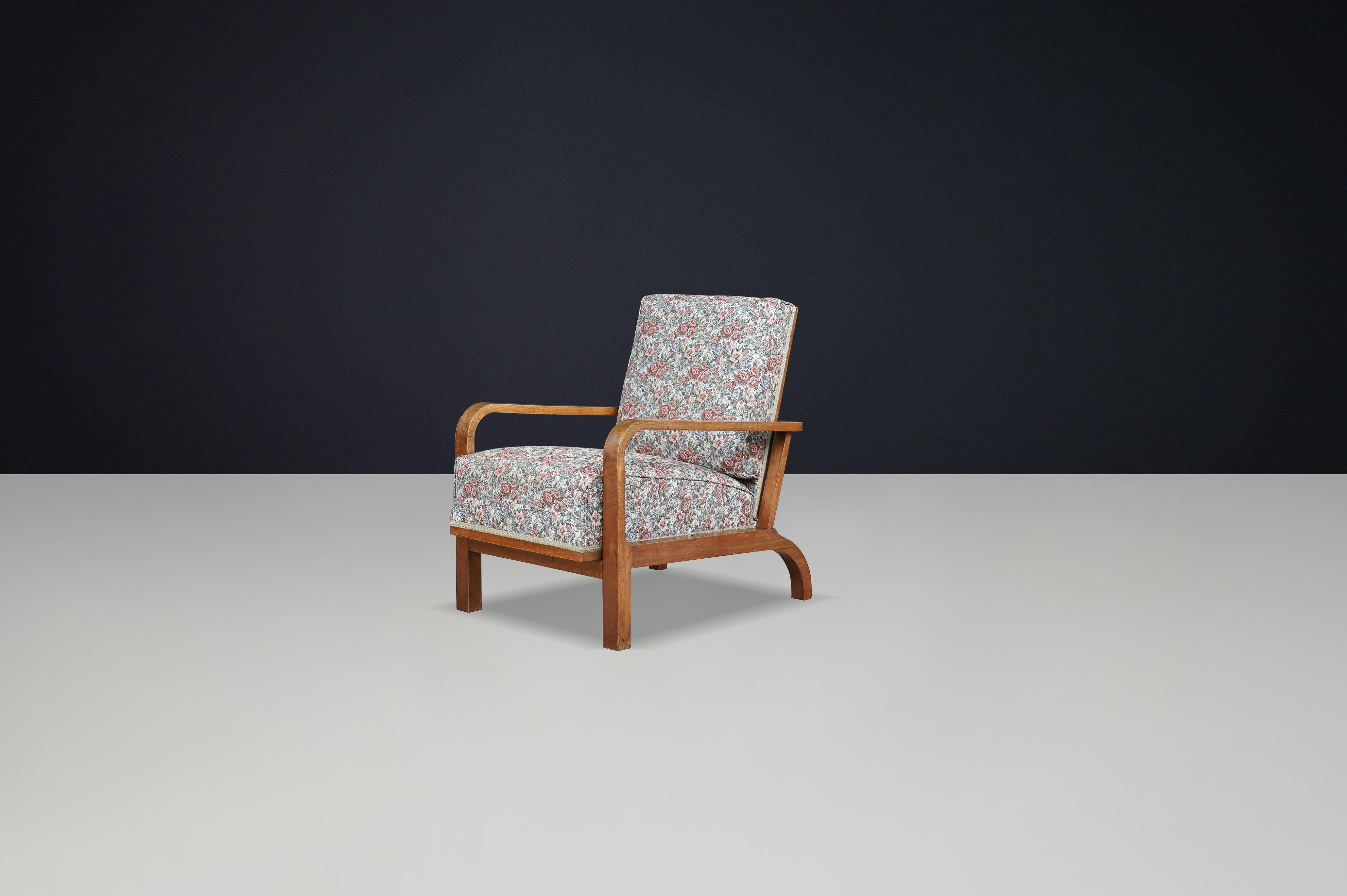 Paire de fauteuils inclinables tchécoslovaques des années 1930, tapissés de fleurs d'origine en vente 5