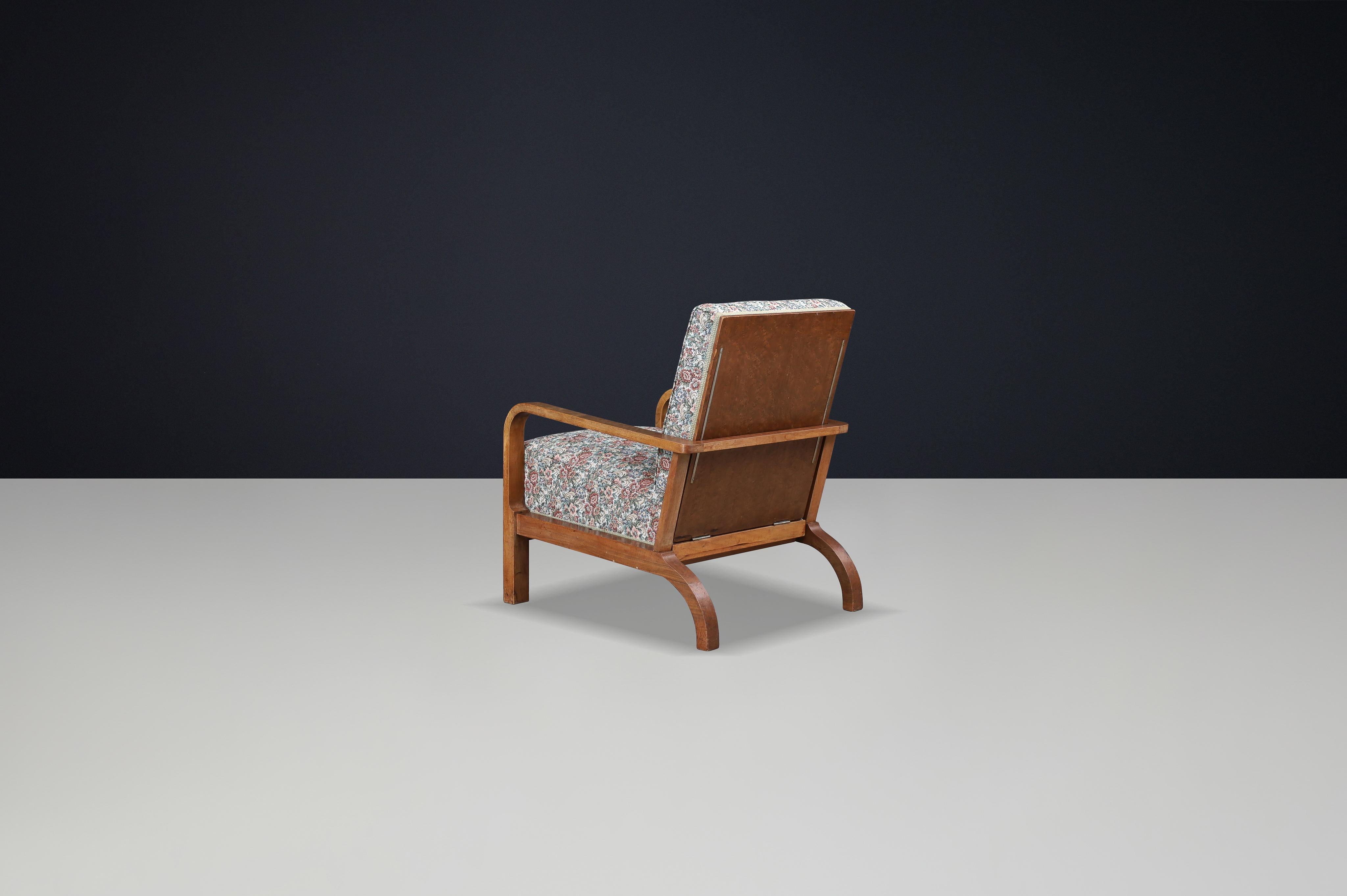 Paire de fauteuils inclinables tchécoslovaques des années 1930, tapissés de fleurs d'origine en vente 8
