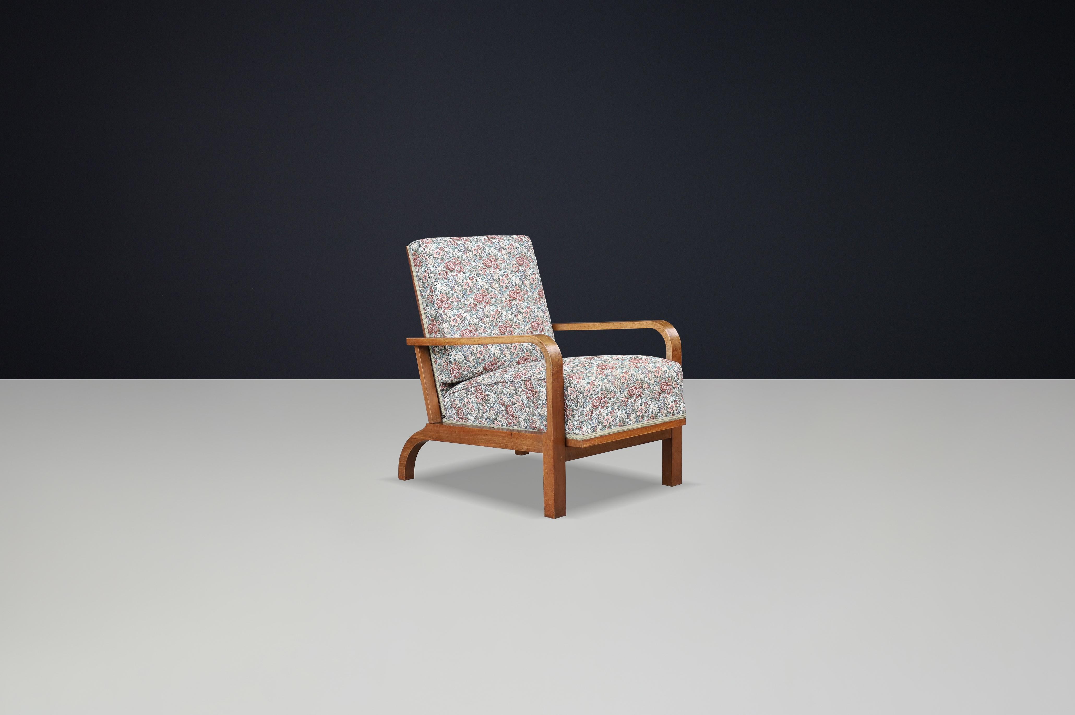 Paire de fauteuils inclinables tchécoslovaques des années 1930, tapissés de fleurs d'origine en vente 2