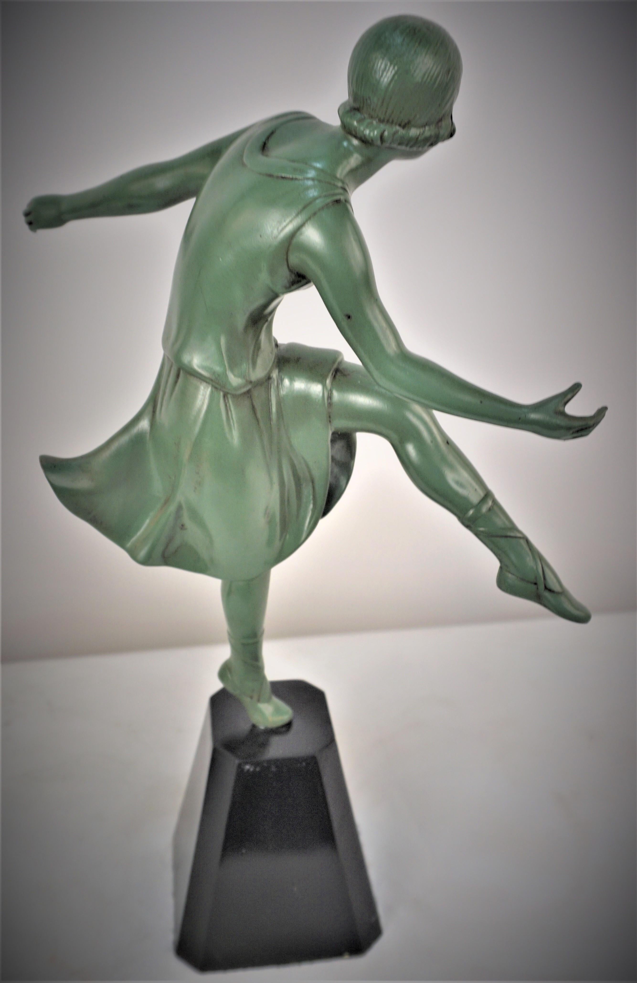 Pair of 1930's French Art Deco Bronze Sculptures of Girls Dancing For Sale 6