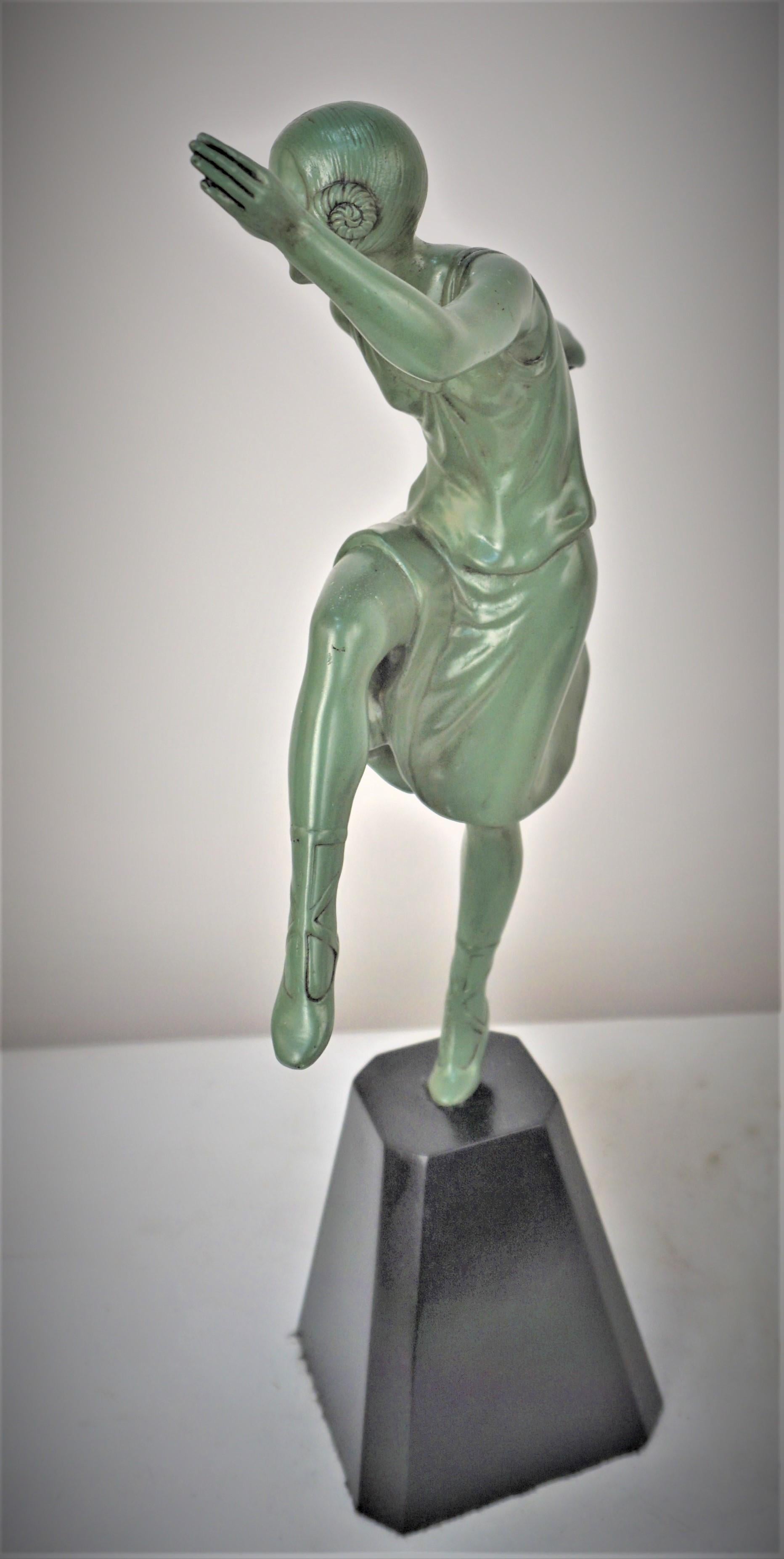 Mid-20th Century Pair of 1930's French Art Deco Bronze Sculptures of Girls Dancing For Sale