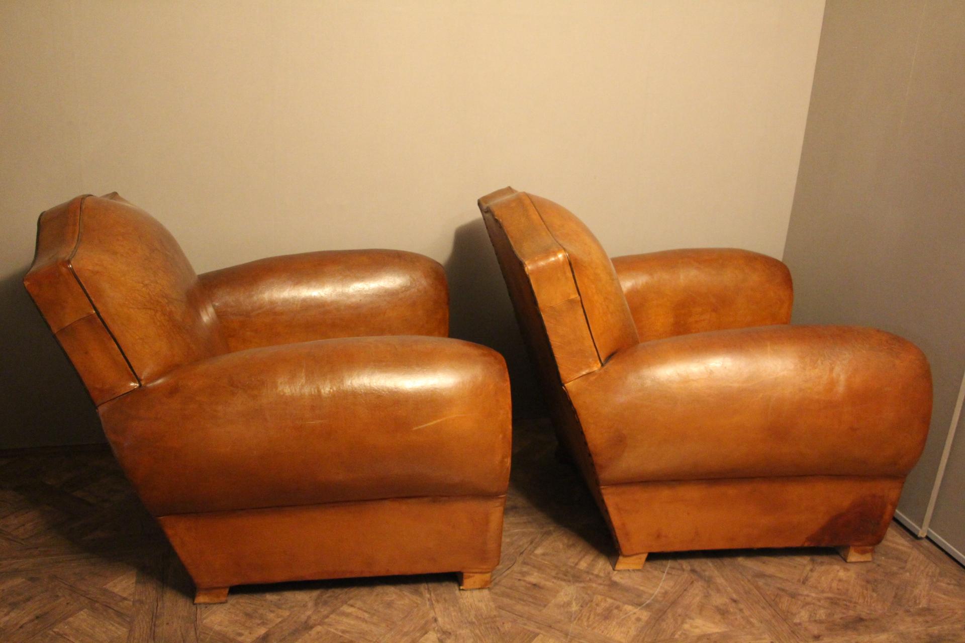 Pair of 1930s French Leather Club Chairs, Moustache Back In Good Condition In Saint-Ouen, FR