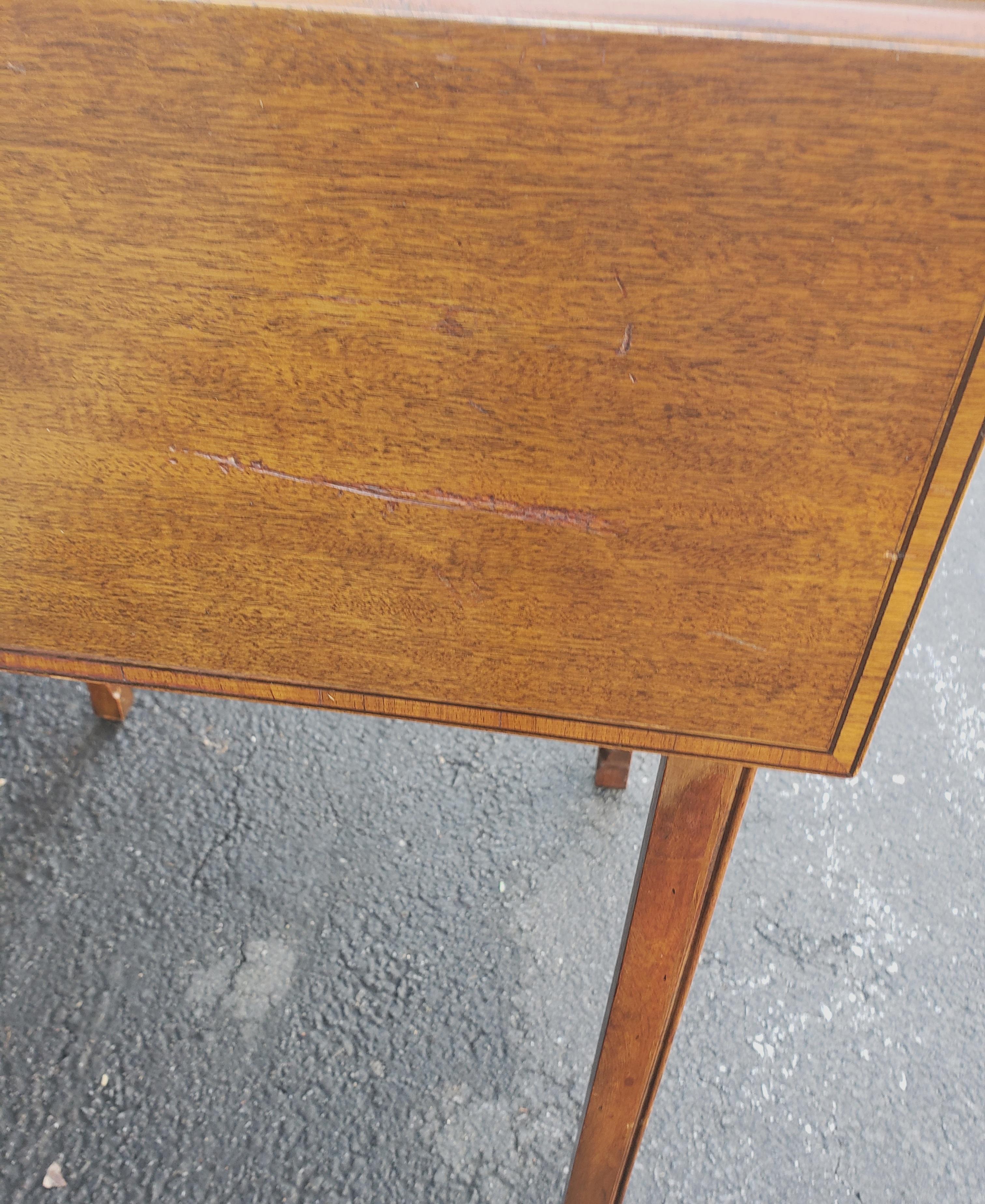 Pair of 1930s George III Cross-Banded Mahogany Inlay Pembroke Tables For Sale 2