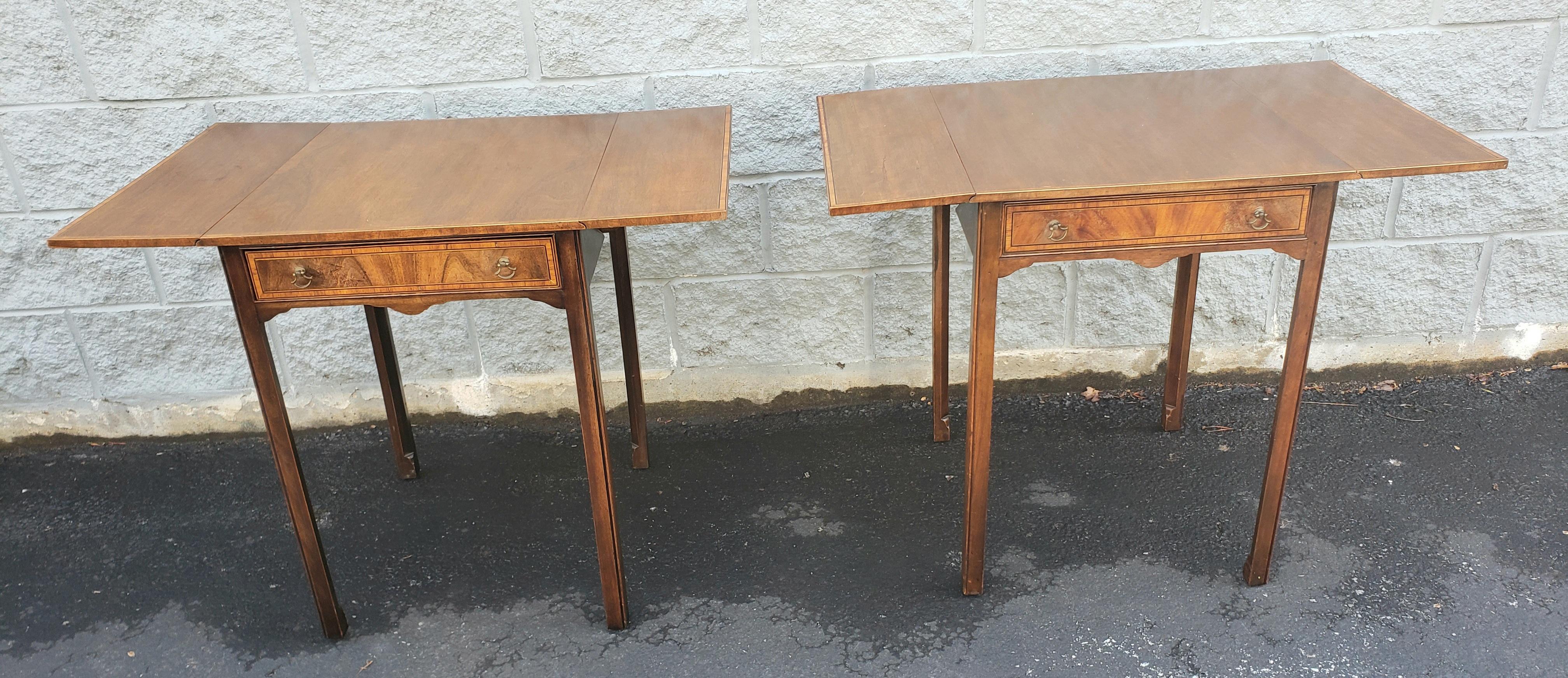 Pair of 1930s George III Cross-Banded Mahogany Inlay Pembroke Tables For Sale 3