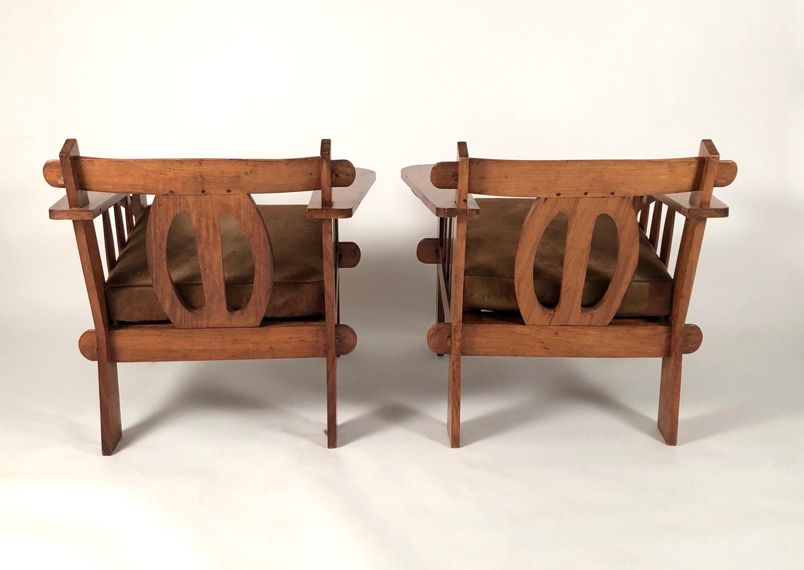 Pair of 1930s Hawaiian Teak Lounge Chairs 3