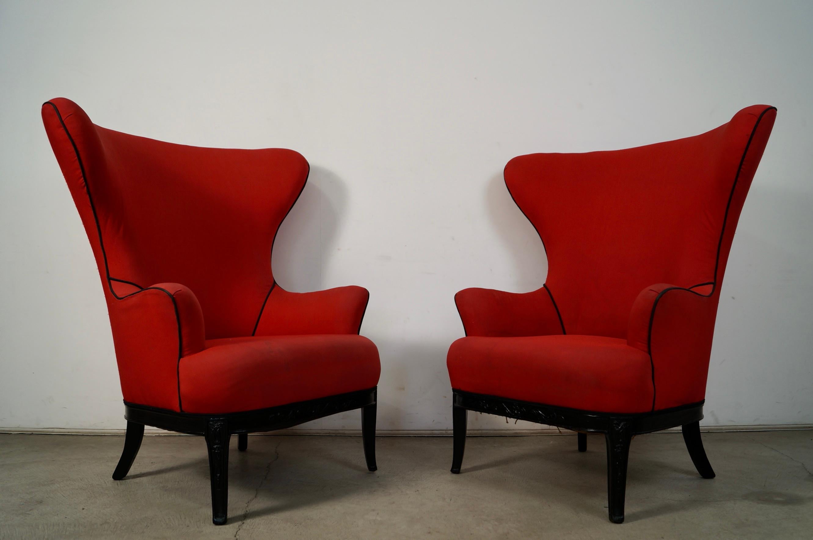 Paire de chaises à dossier papillon Hollywood Regency des années 1930 en vente 6