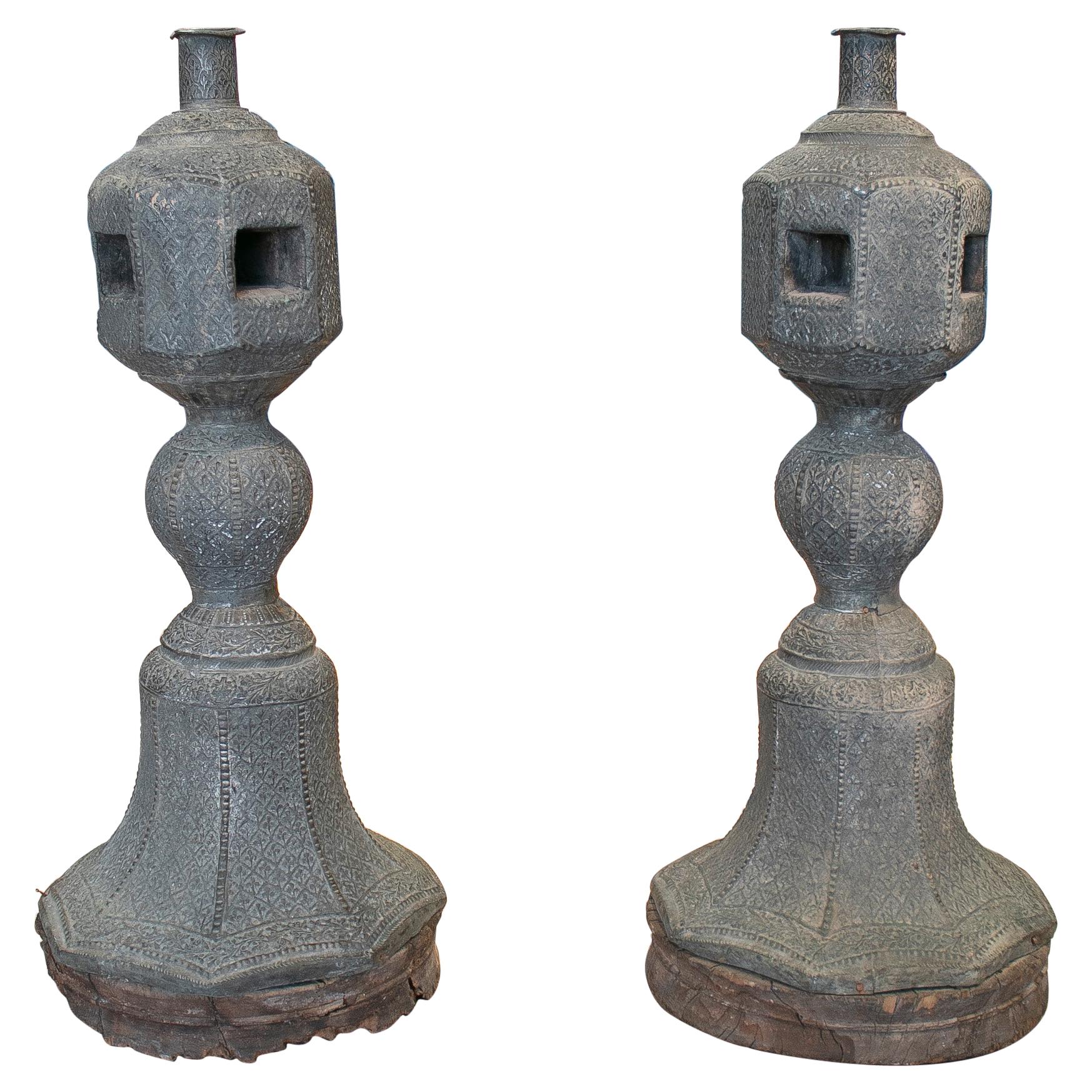 Pair of 1930s Indian Hand Hammered Metal & Wood Table Legs