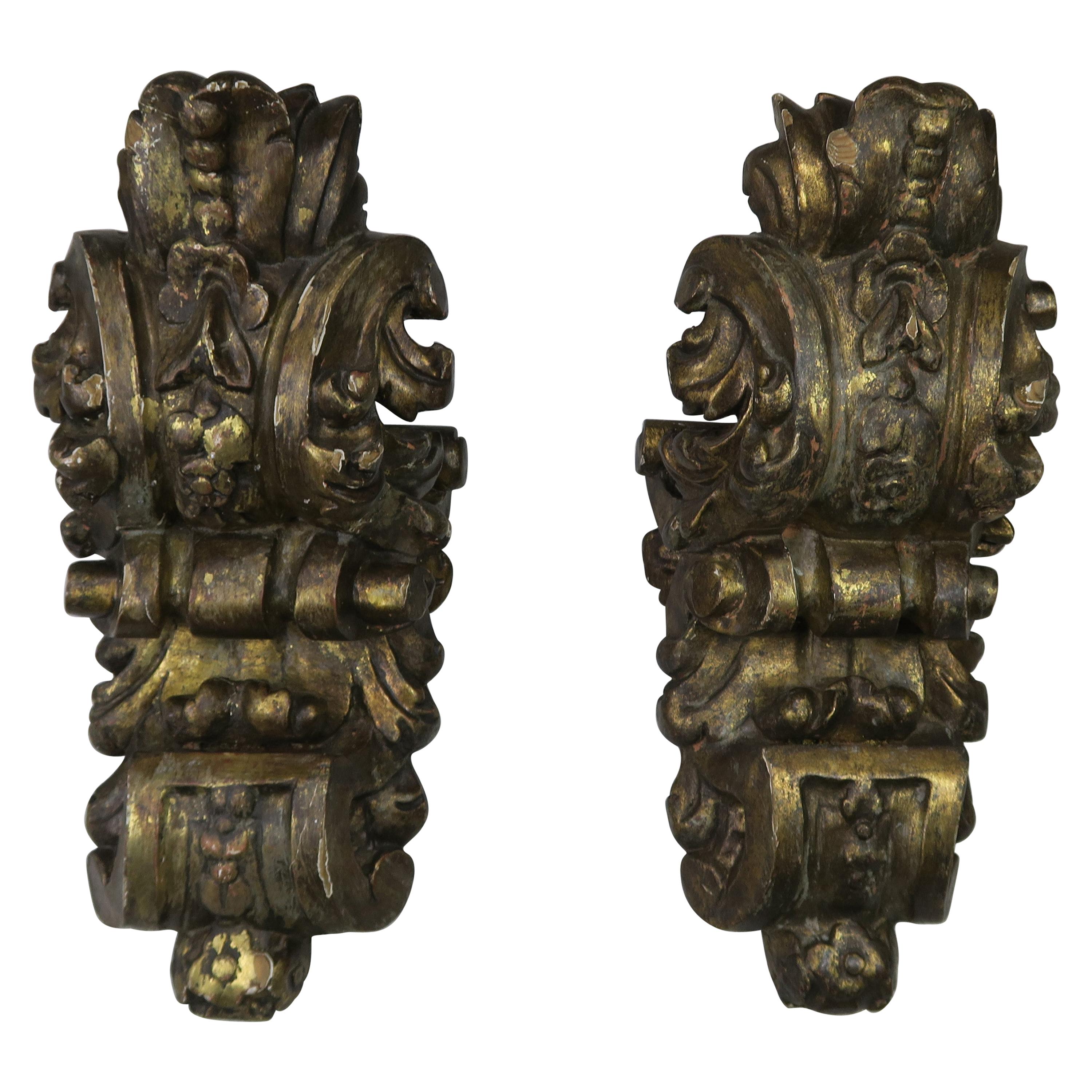 Pair of 1930s Italian Carved Giltwood Sconces