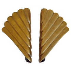Coppia di maniglie per porte doppie in ottone a forma di ventaglio degli anni '30 del secolo scorso