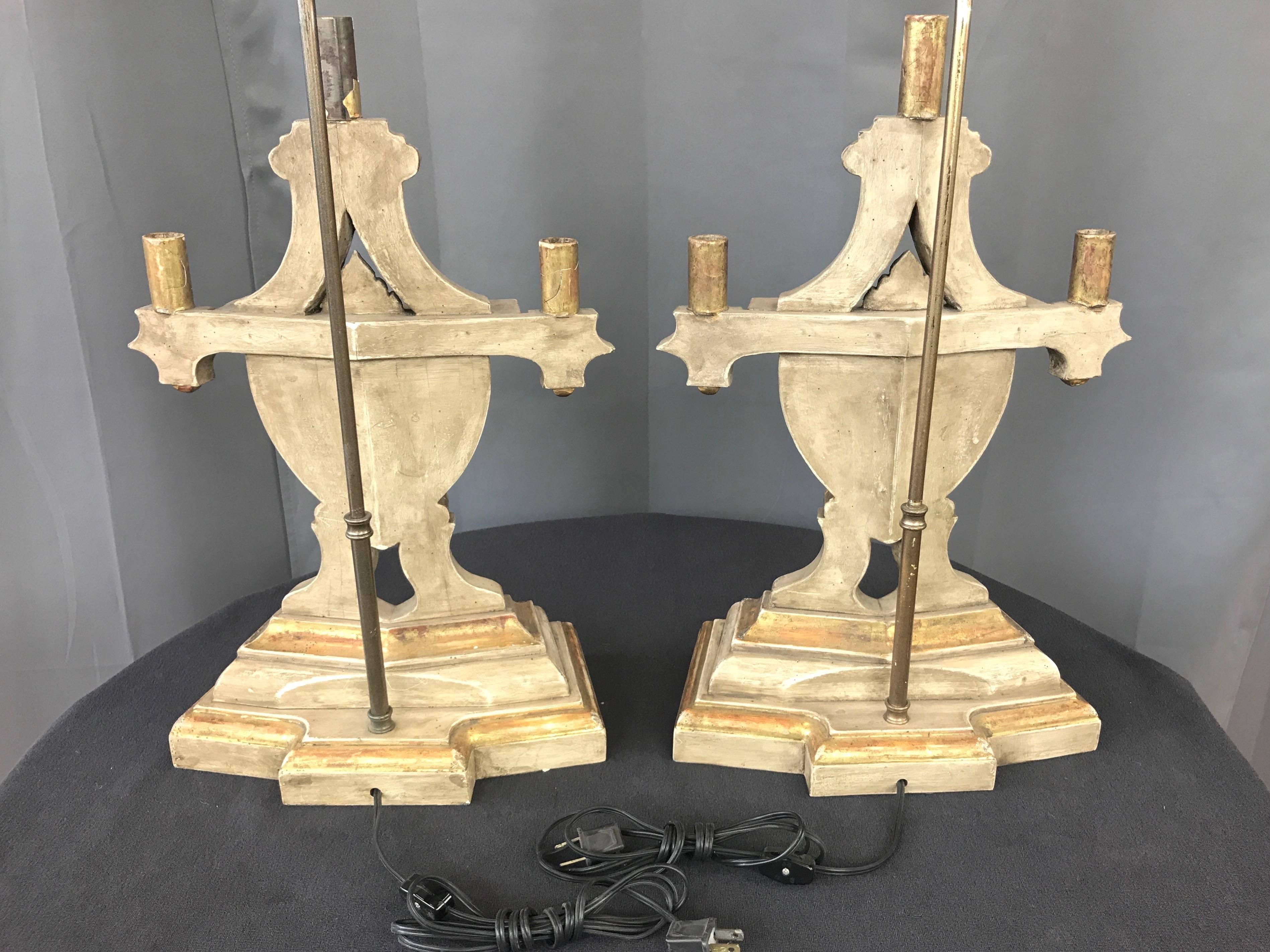 Pair of 1930s Italian Neoclassical Parcel-Gilt Candleholder Table Lamps For Sale 6