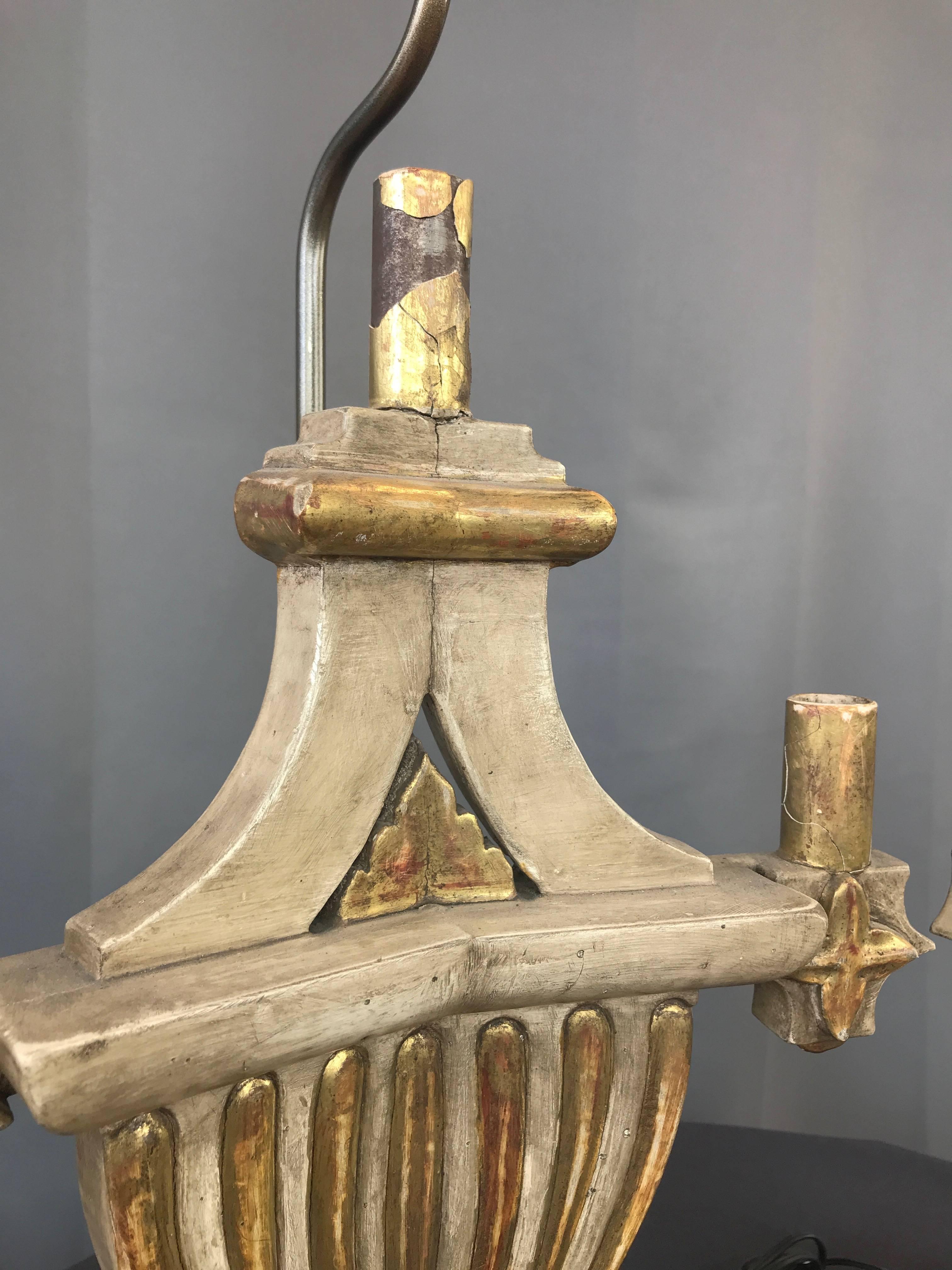 Pair of 1930s Italian Neoclassical Parcel-Gilt Candleholder Table Lamps For Sale 10