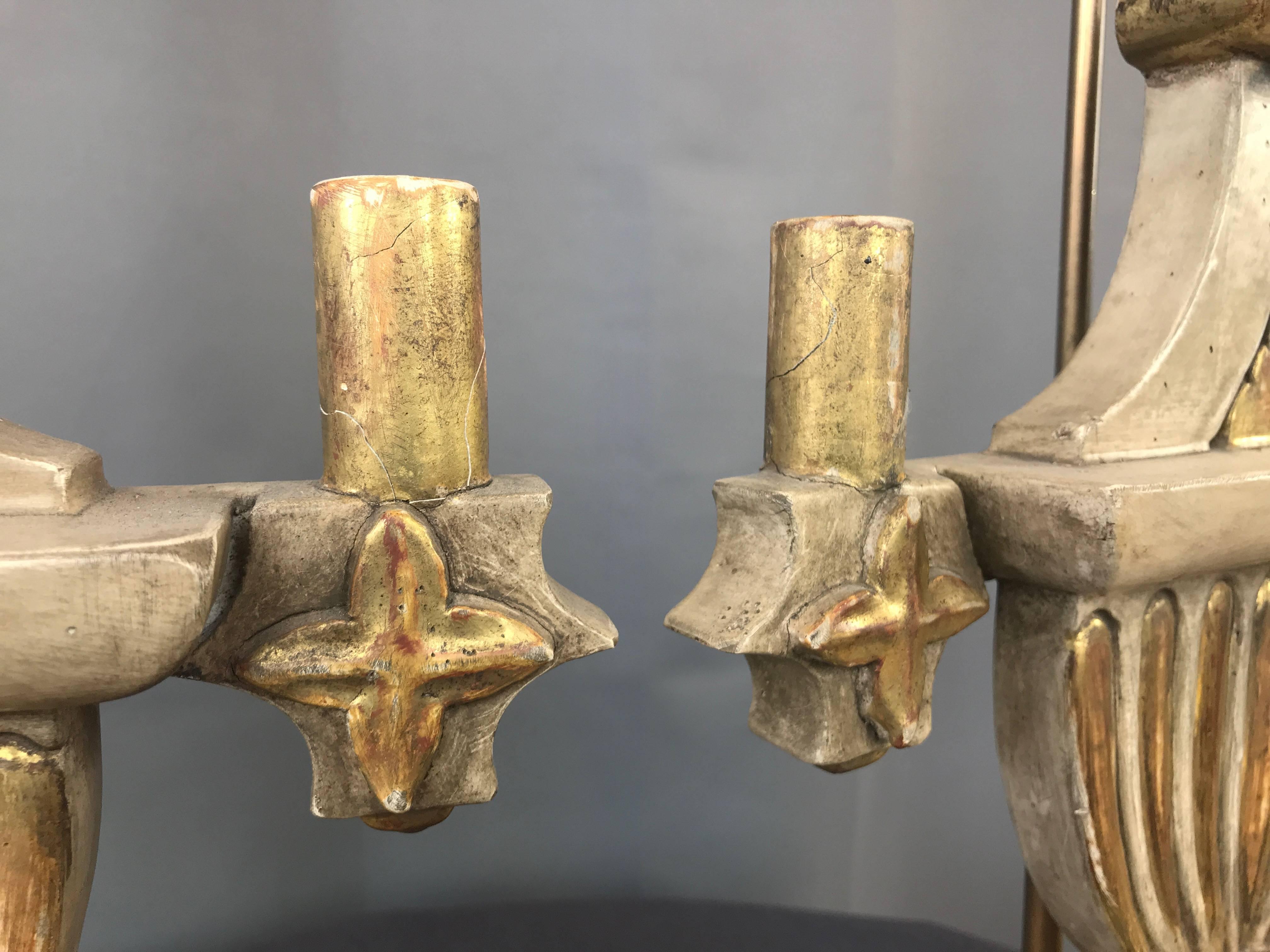 Pair of 1930s Italian Neoclassical Parcel-Gilt Candleholder Table Lamps For Sale 4