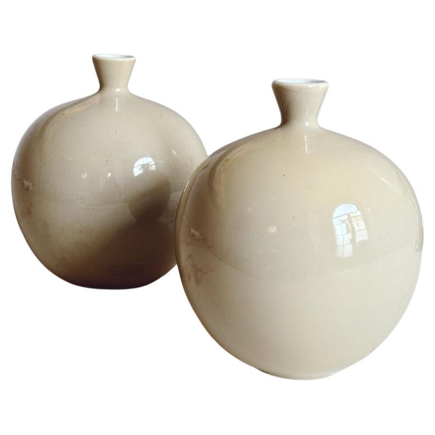 What is the difference between sculpture clay and ceramic clay?