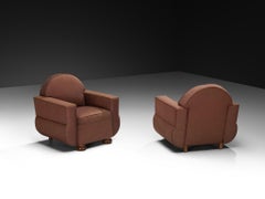 Paar skulpturale Art-Déco-Clubsessel aus den 1930er Jahren mit brauner Polsterung