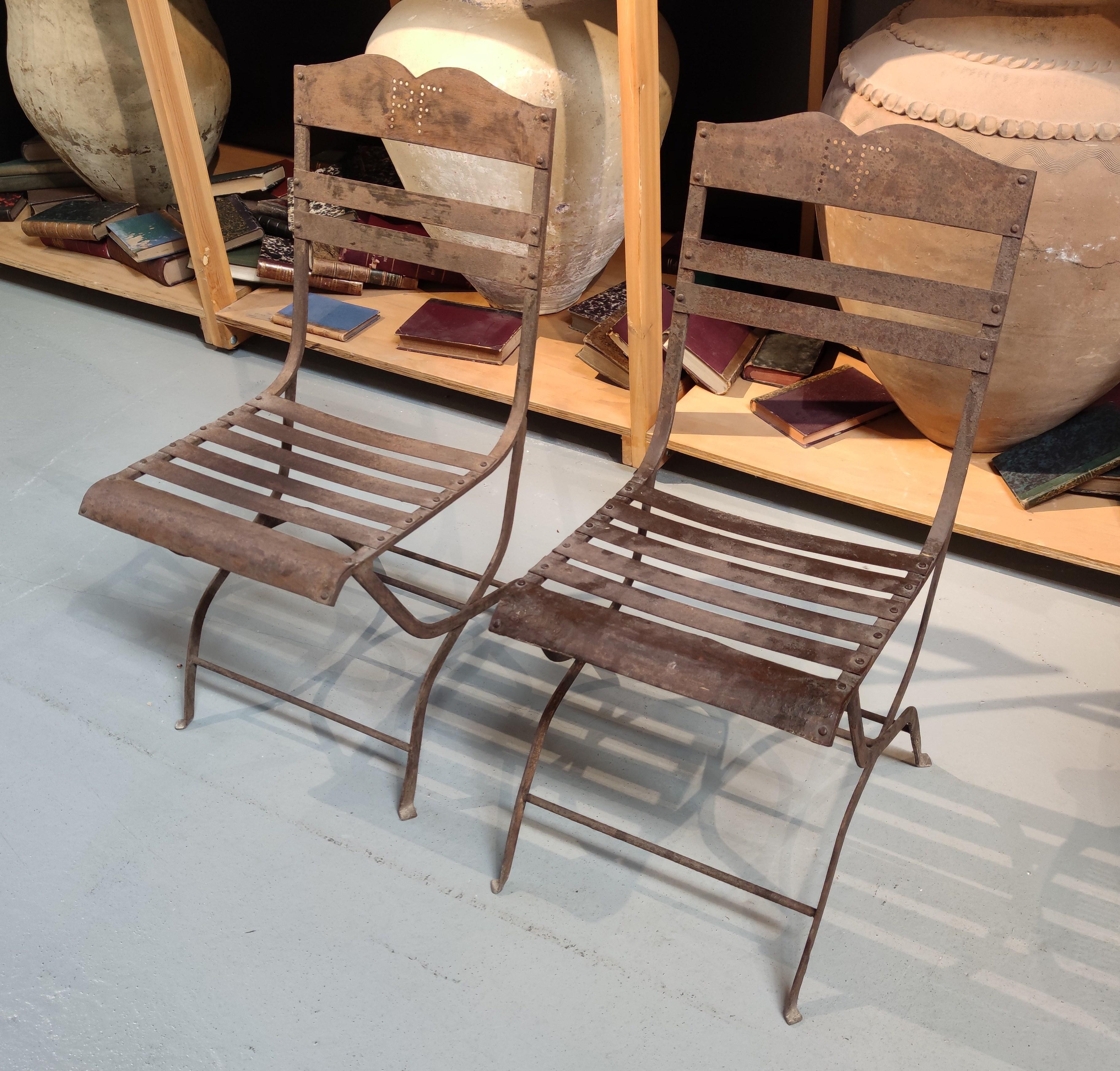 Pair of 1930s Spanish Cinema Theatre Iron Chairs In Good Condition In Marbella, ES