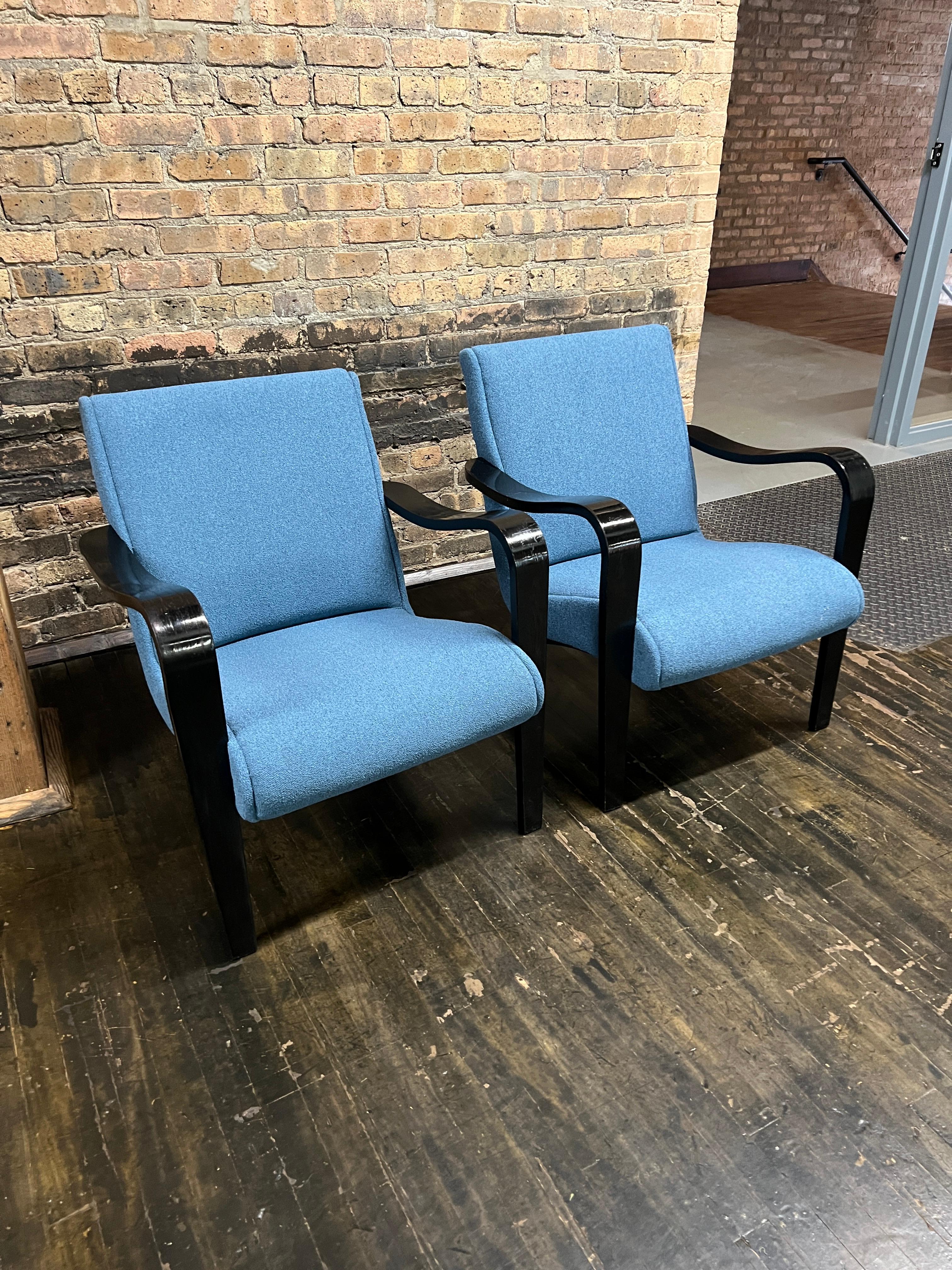 Paire de fauteuils Thonet en bois courbé des années 1930 dans le style d'Alvar Aalto Bon état - En vente à Chicago, IL