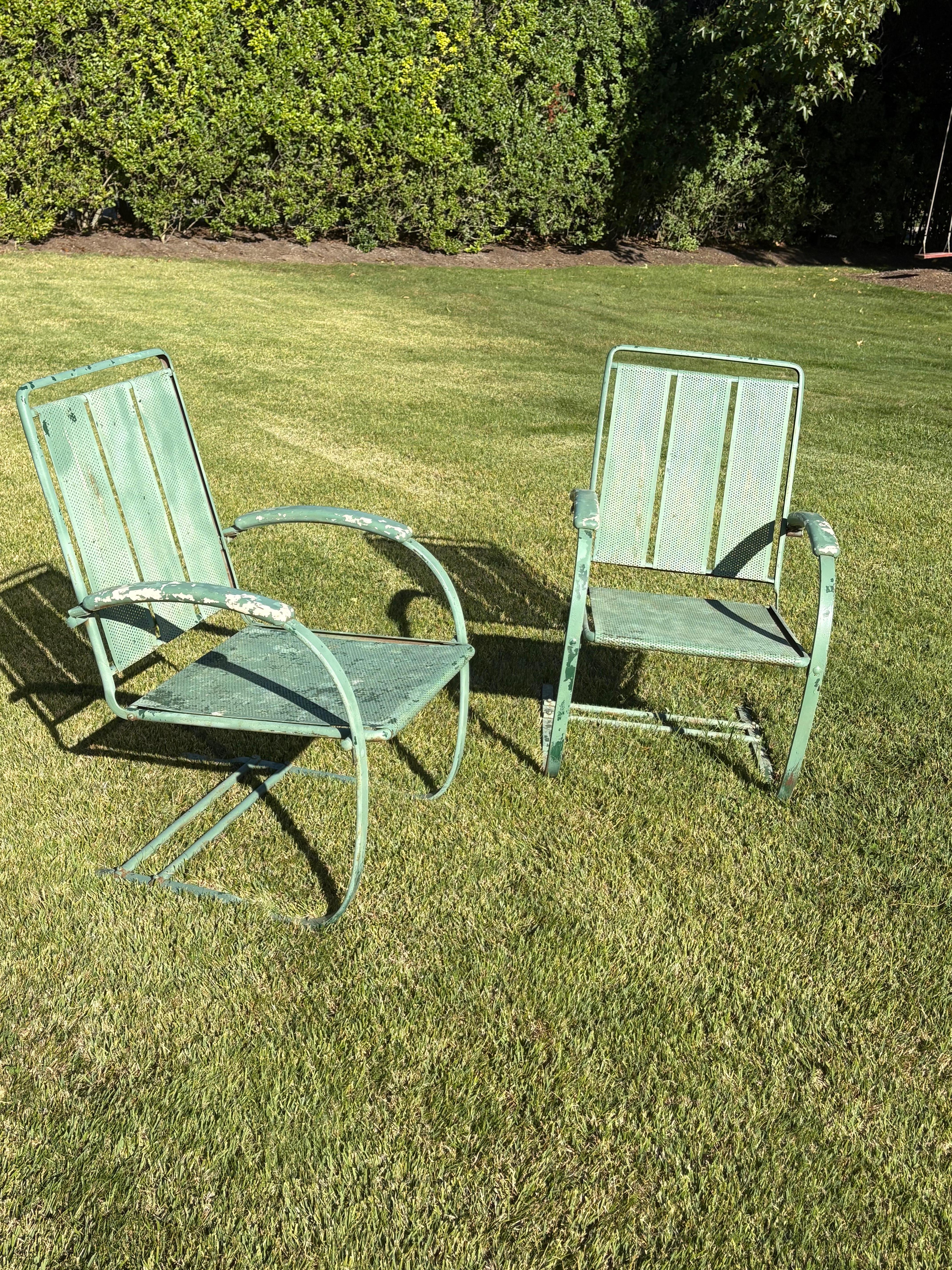 Coppia di sedie da giardino in metallo a molla Howell Company degli anni '30, modello PS575 in vendita 4