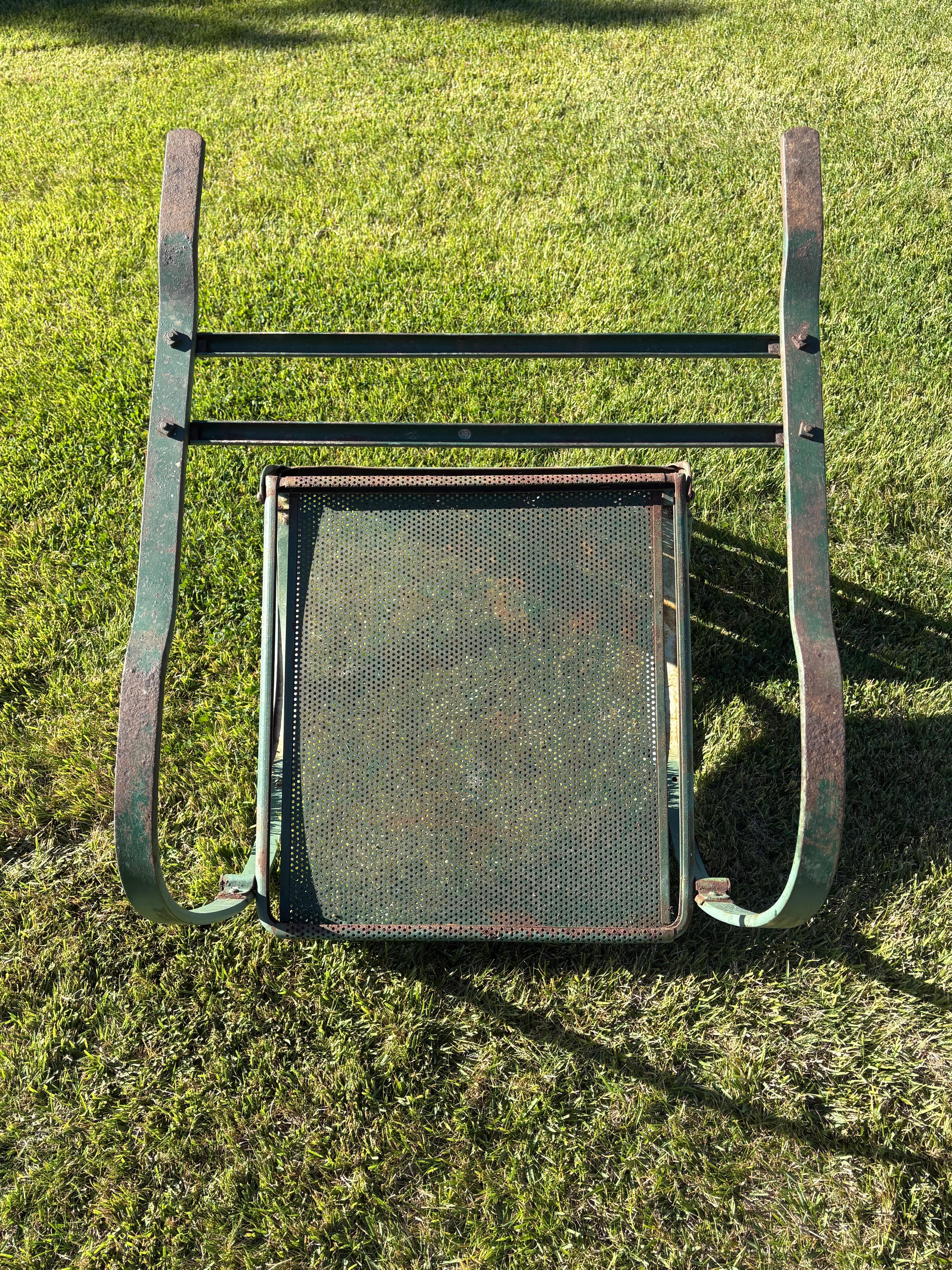 Metallo Coppia di sedie da giardino in metallo a molla Howell Company degli anni '30, modello PS575 in vendita