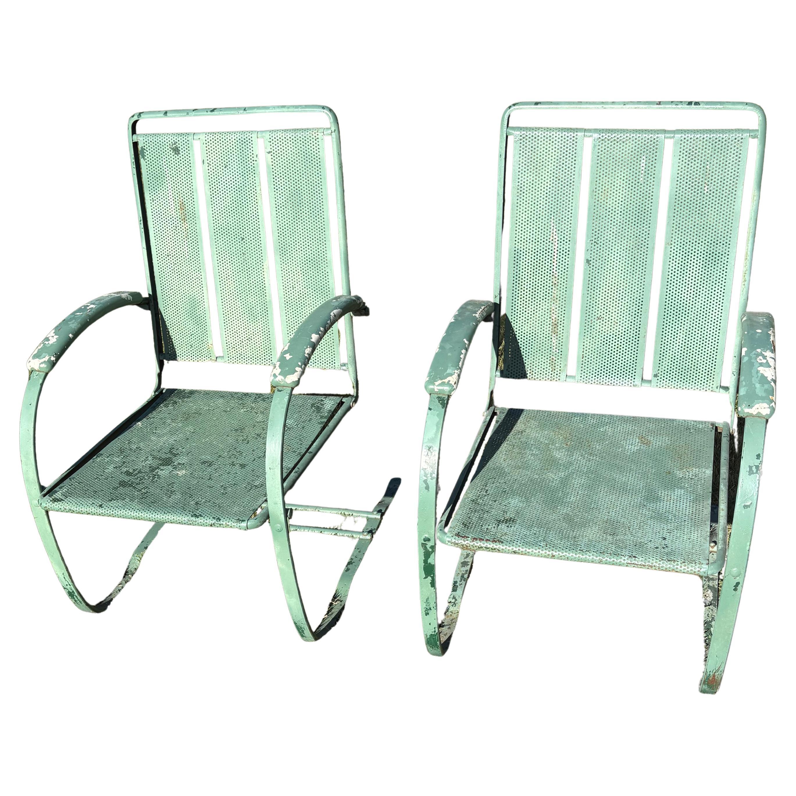 Coppia di sedie da giardino in metallo a molla Howell Company degli anni '30, modello PS575 in vendita
