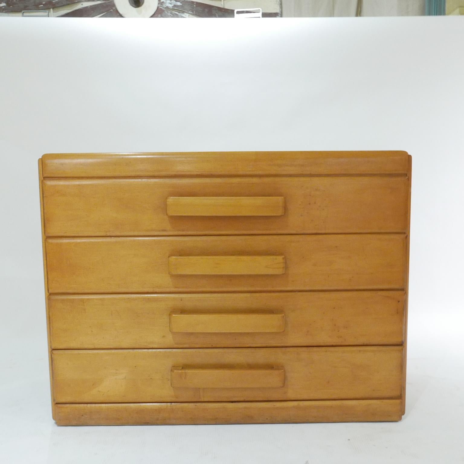 Pair of 1935 Maple Conant Ball 4 Drawer Pier Chests or Dressers by Russel Wright In Good Condition In Hudson, NY