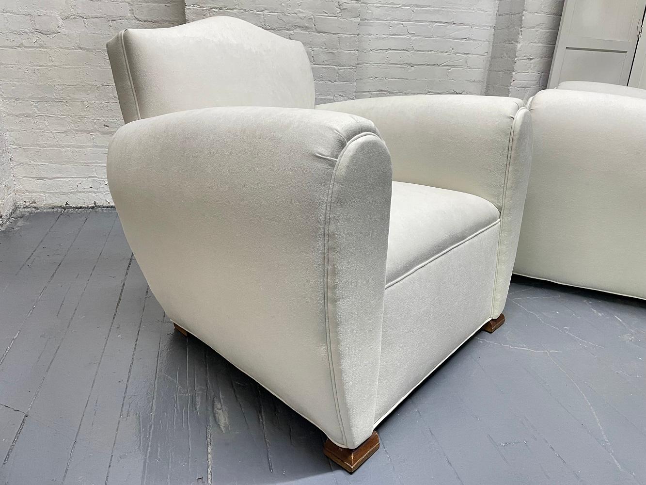 Mid-20th Century Pair of 1940s Art Deco Lounge Chairs For Sale