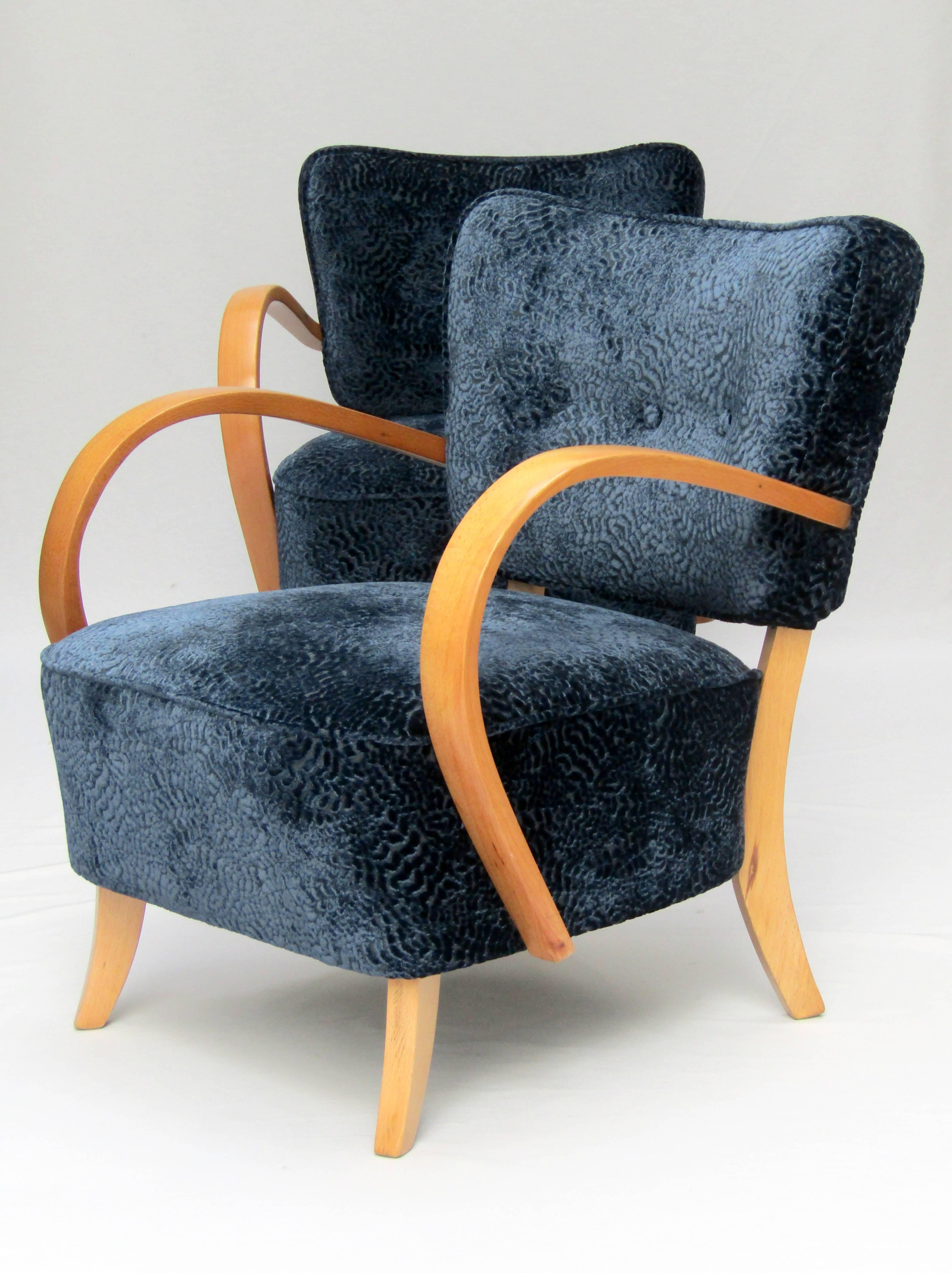 A pair of H-237 bentwood armchairs by Jindrich Halabala
Upholstered in Osborne & Little Lizong velvet (colour number 10)
Czech, circa 1940.

Height: 29 in / 73.5 cm
Width: 24 ½ in / 62 cm
Depth: 30 in / 76 cm