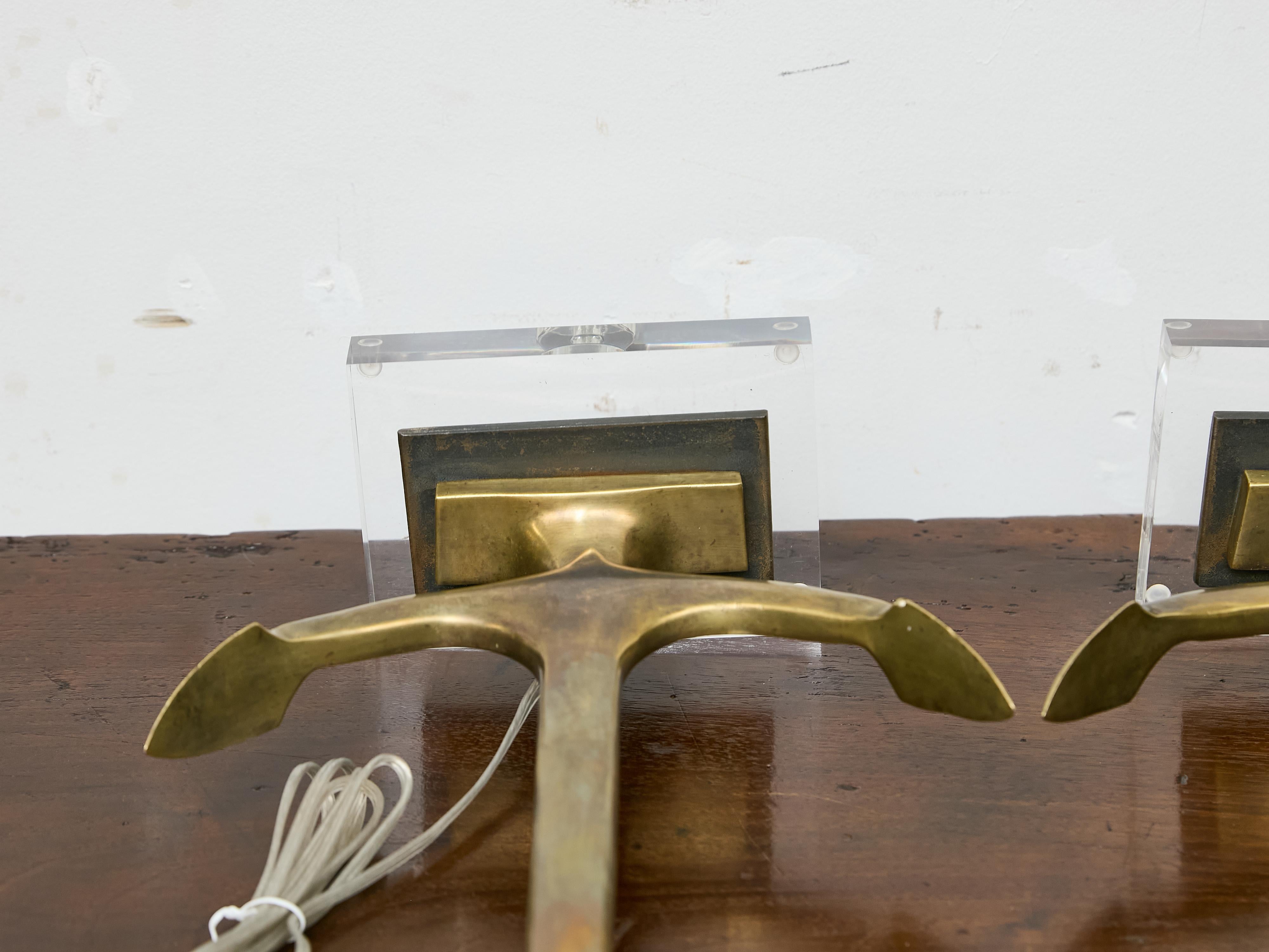 Pair of 1940s Bronze Anchor Lamps on Lucite Bases, Wired for USA For Sale 11