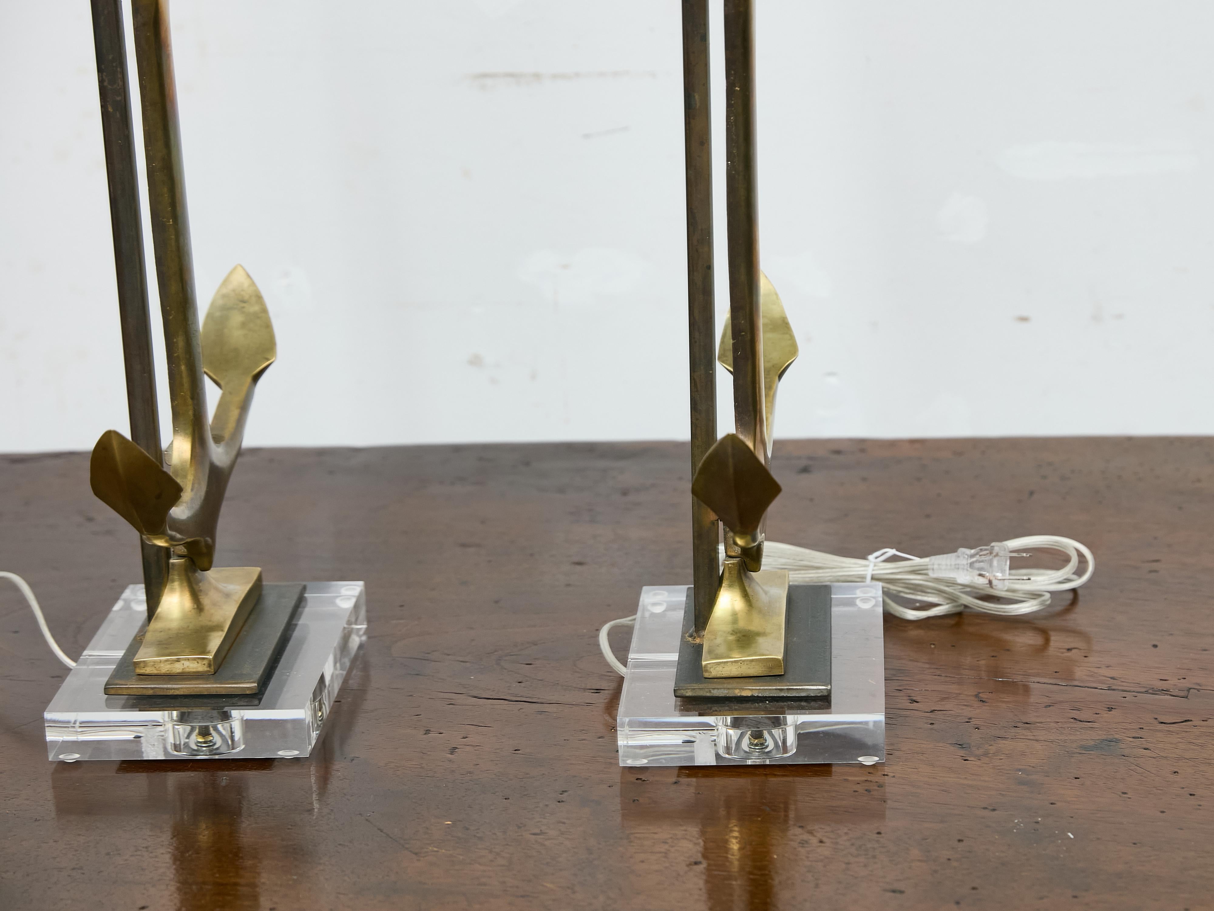 Pair of 1940s Bronze Anchor Lamps on Lucite Bases, Wired for USA For Sale 3