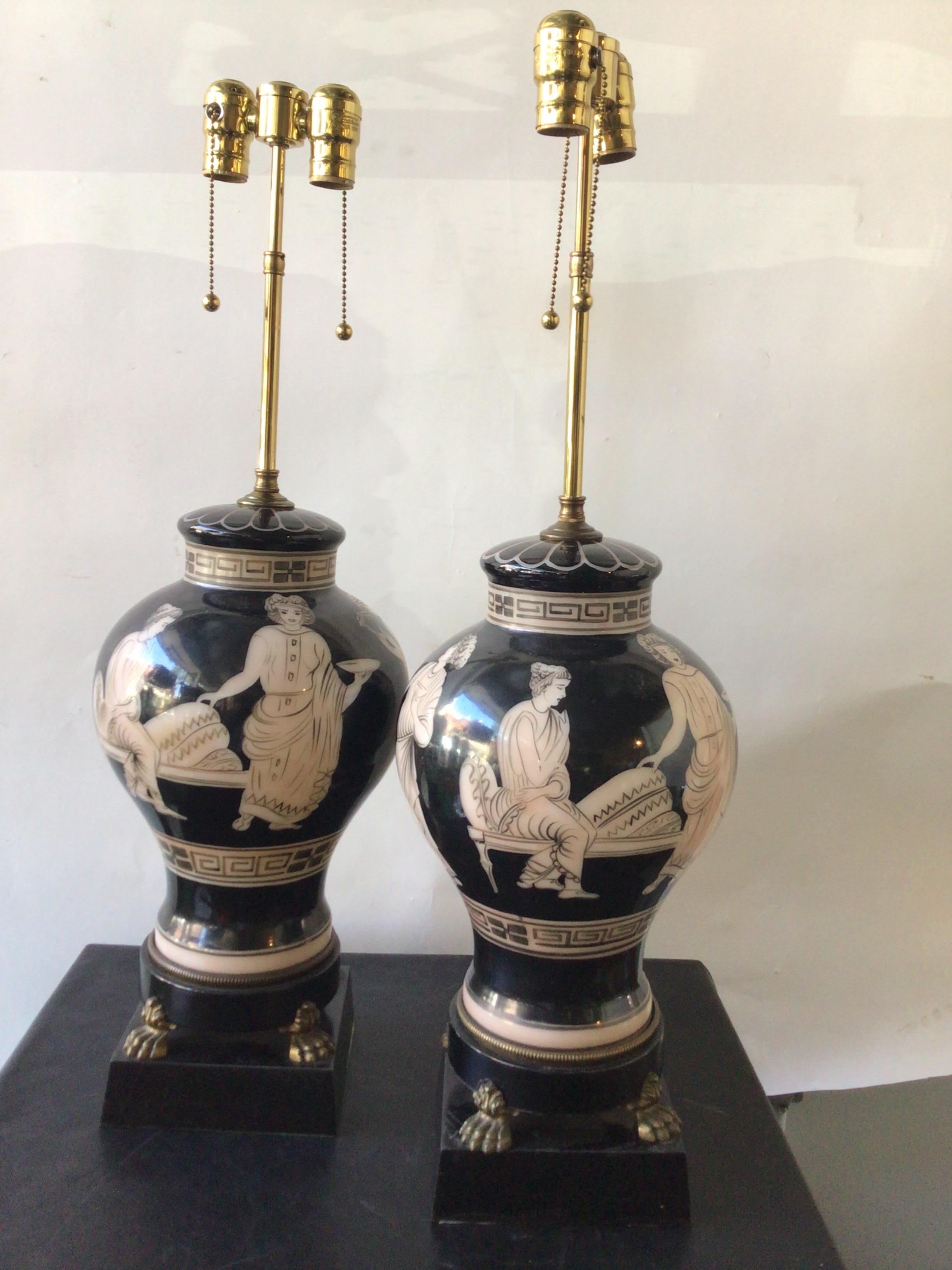 Pair of 1940s Classical Hand Painted Ceramic Lamps In Good Condition In Tarrytown, NY