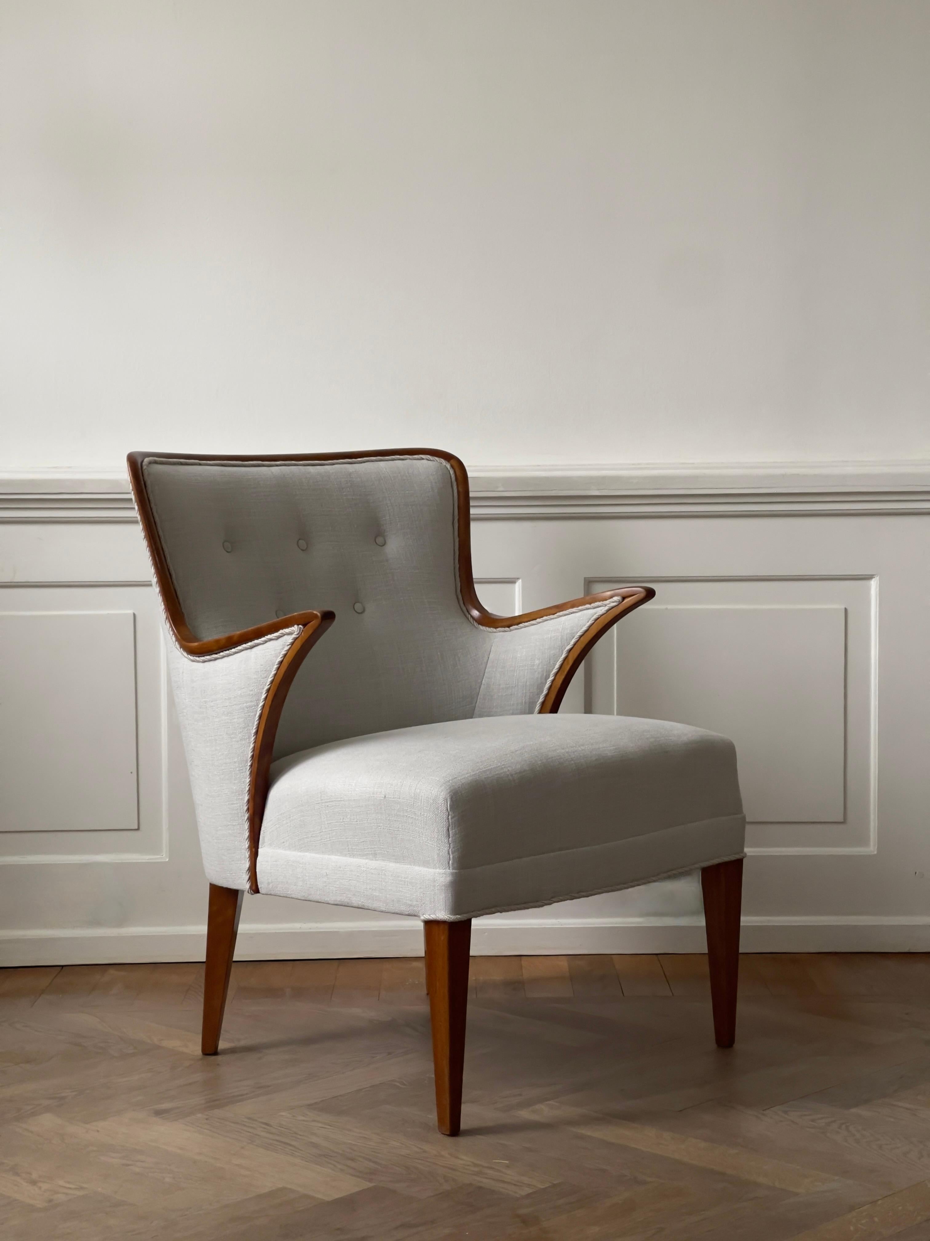 Paire de fauteuils d'ébéniste danois des années 1940 retapissés en lin Pierre Frey en vente 4