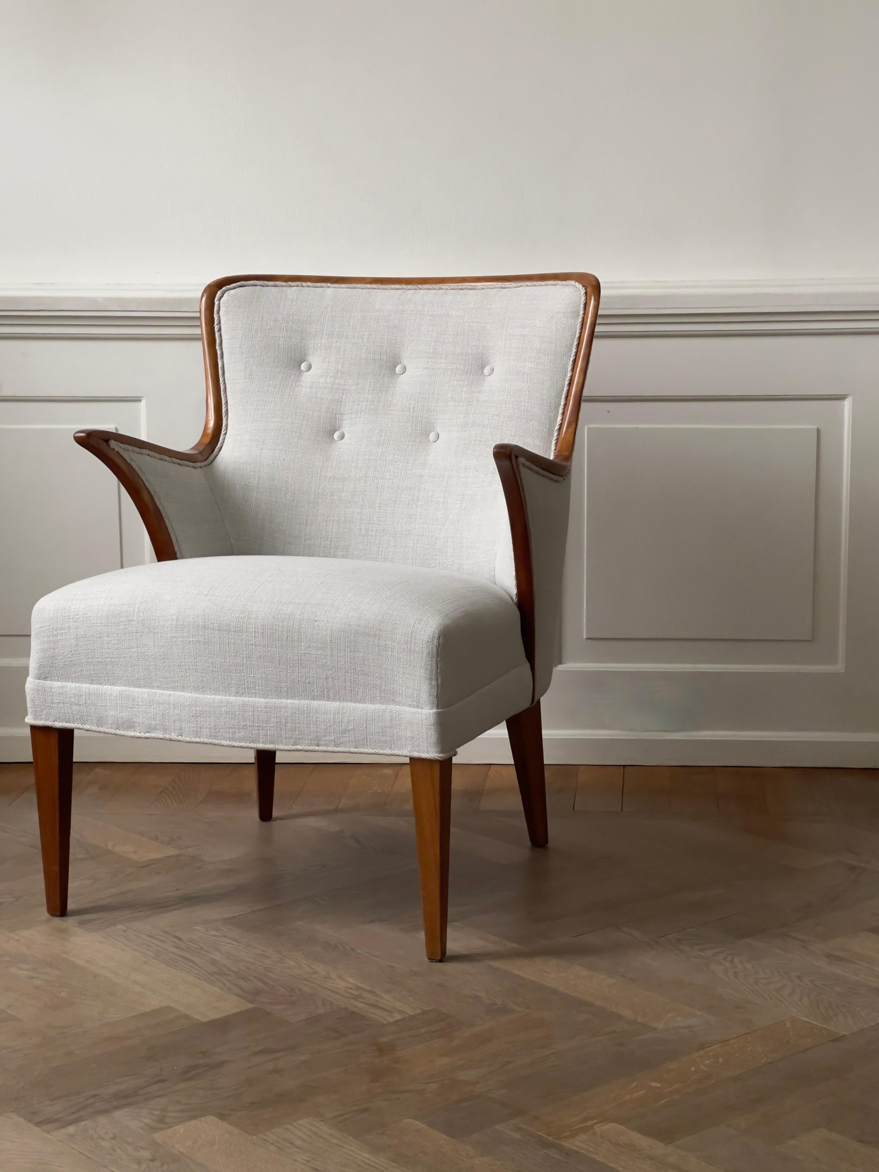 Paire de fauteuils d'ébéniste danois des années 1940 retapissés en lin Pierre Frey en vente 8