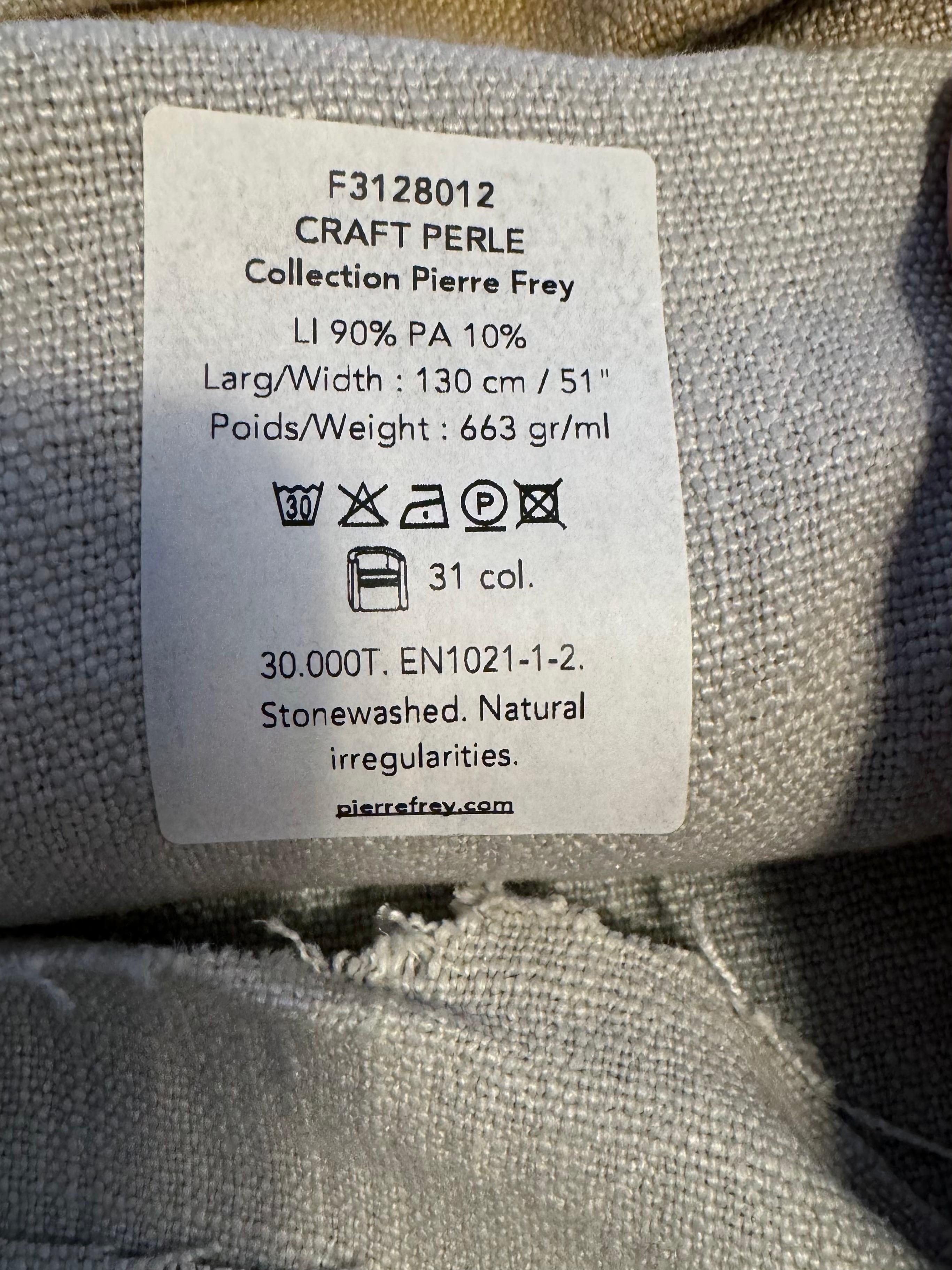 Fait main Paire de fauteuils d'ébéniste danois des années 1940 retapissés en lin Pierre Frey en vente