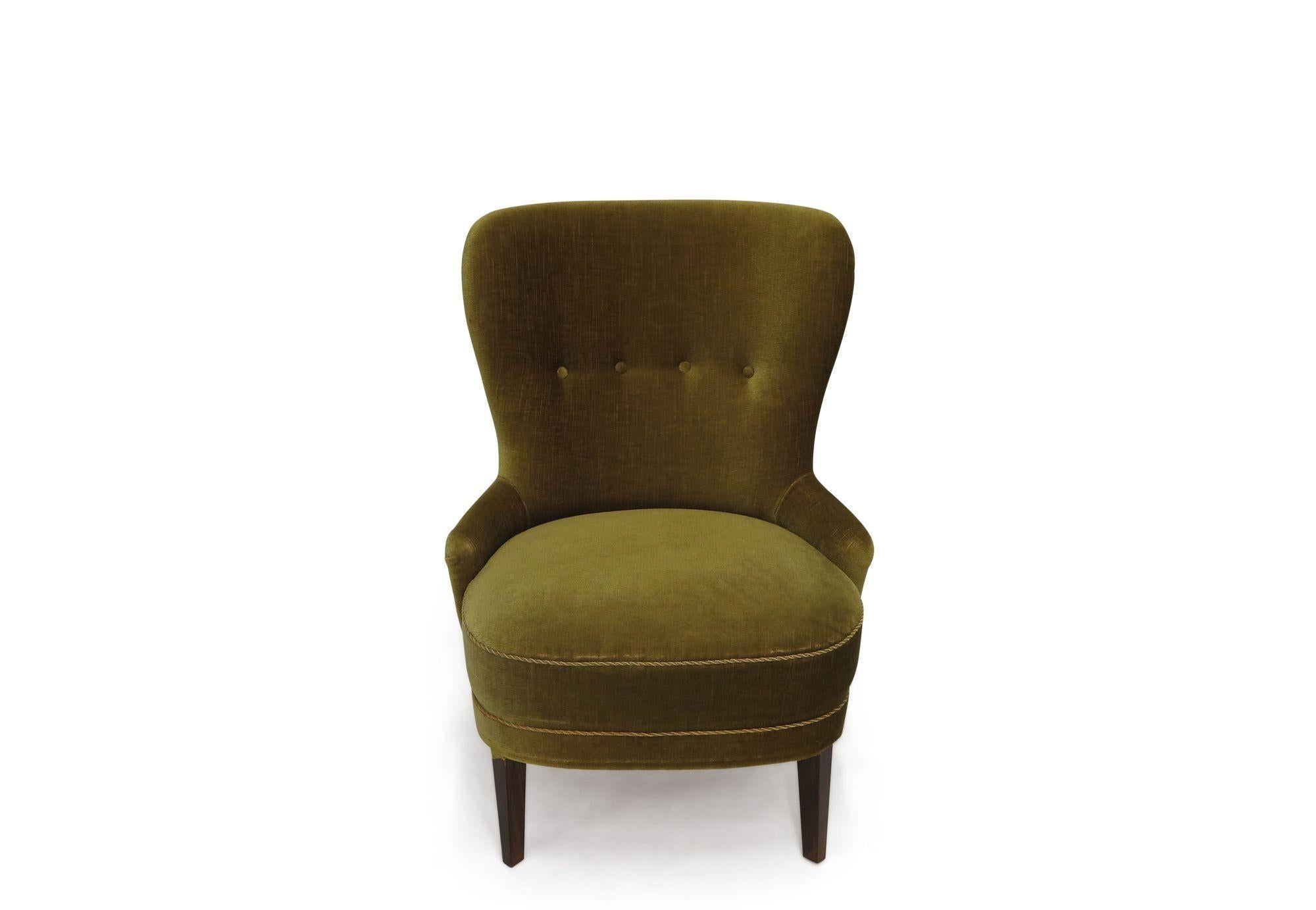 Scandinavian Modern Pair of 1940's Danish Slipper Lounge Chairs in Green Mohair