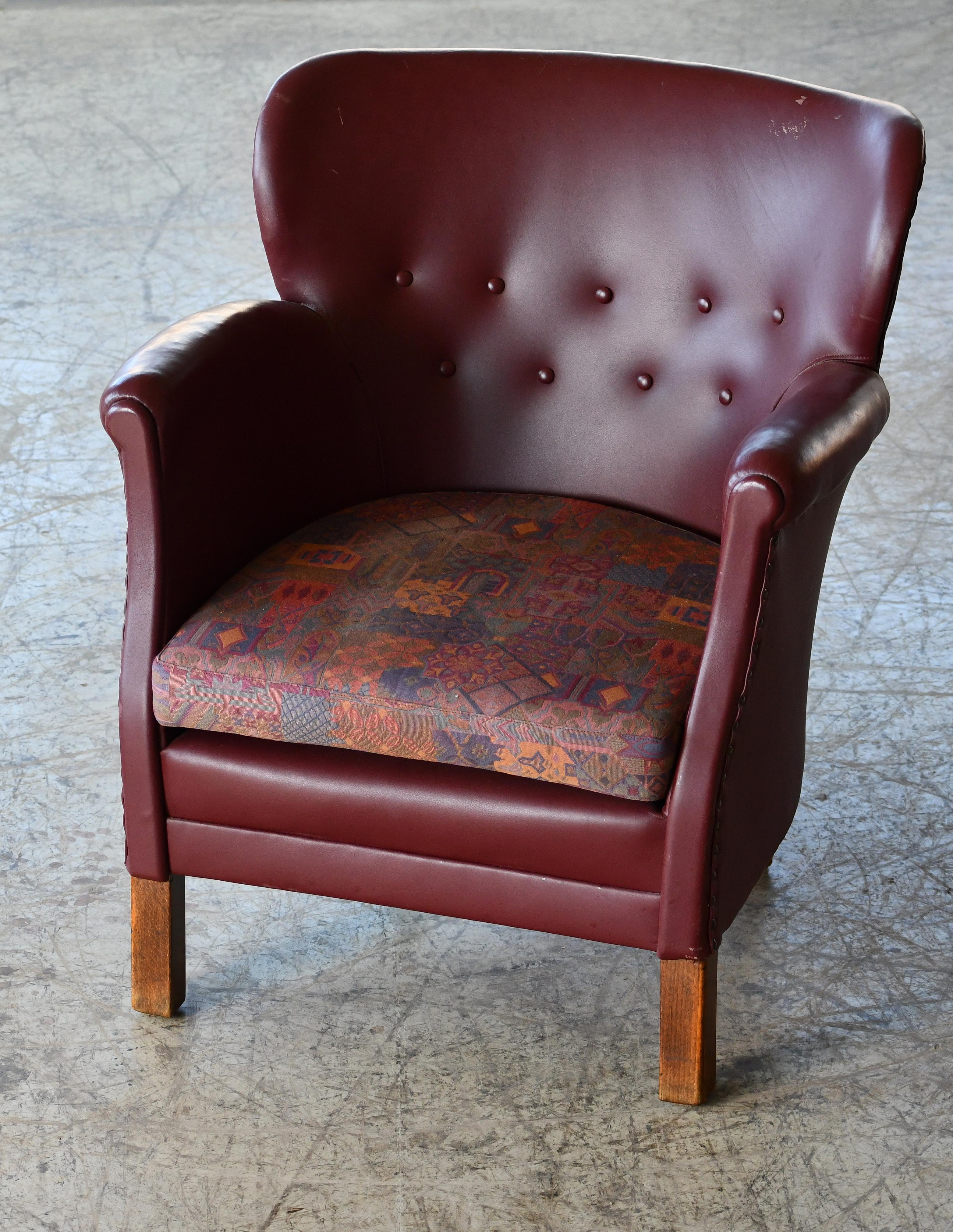Mid-Century Modern Pair of 1940s Danish Small Club or Library Chairs in Cordovan Colored Leather
