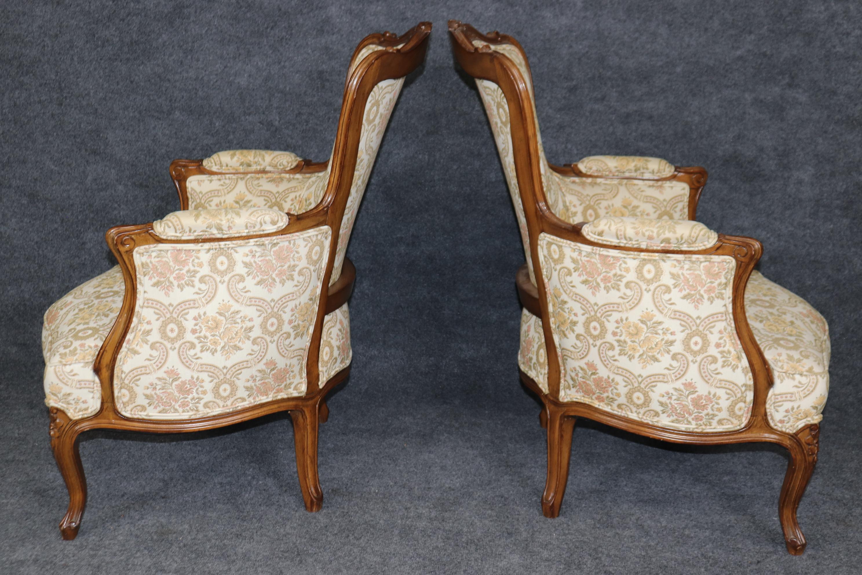 Pair of 1940s era French Walnut Carved Louis XV Style Bergere Lounge Chairs In Good Condition For Sale In Swedesboro, NJ