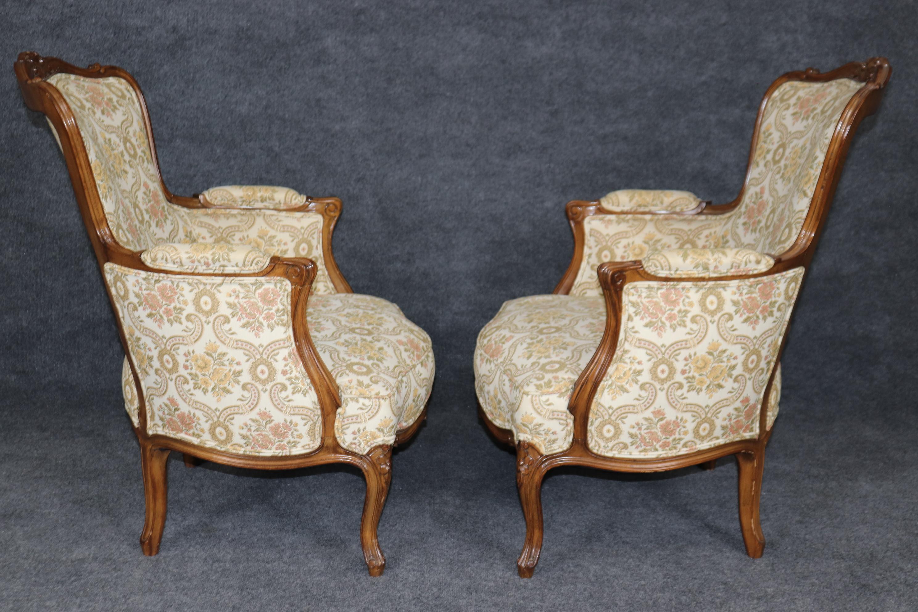Pair of 1940s era French Walnut Carved Louis XV Style Bergere Lounge Chairs For Sale 1