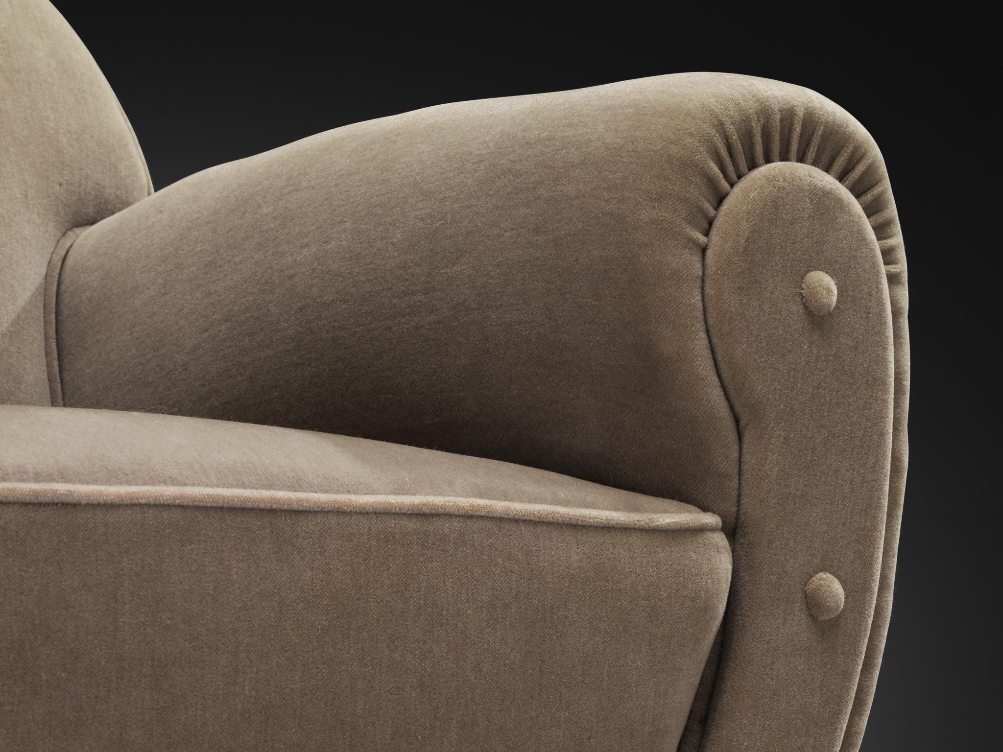 Velours Paire de chaises longues Art déco françaises des années 1940 en velours gris en vente