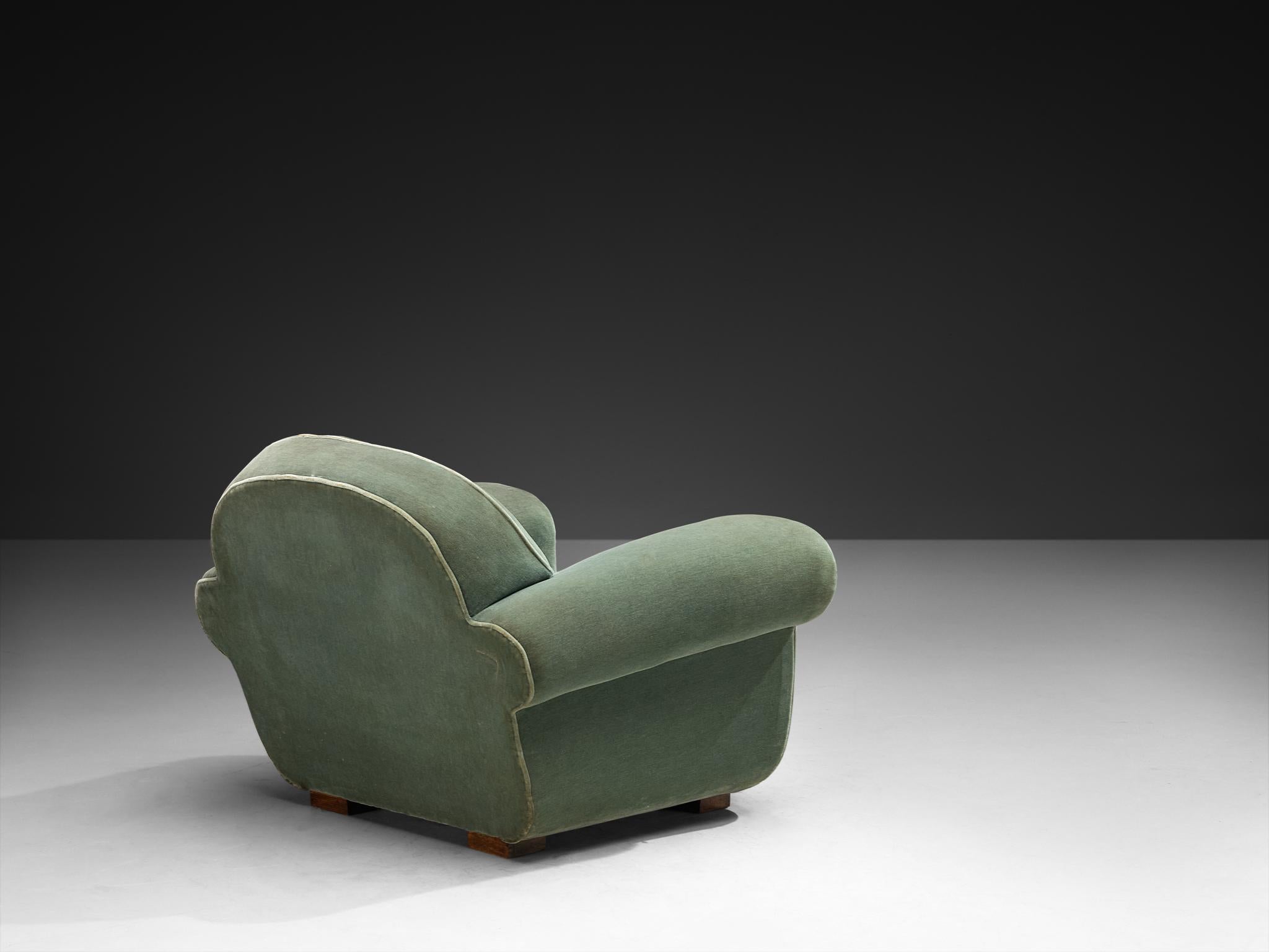 Paire de chaises longues Art Deco françaises des années 1940 en velours vert menthe Bon état - En vente à Waalwijk, NL