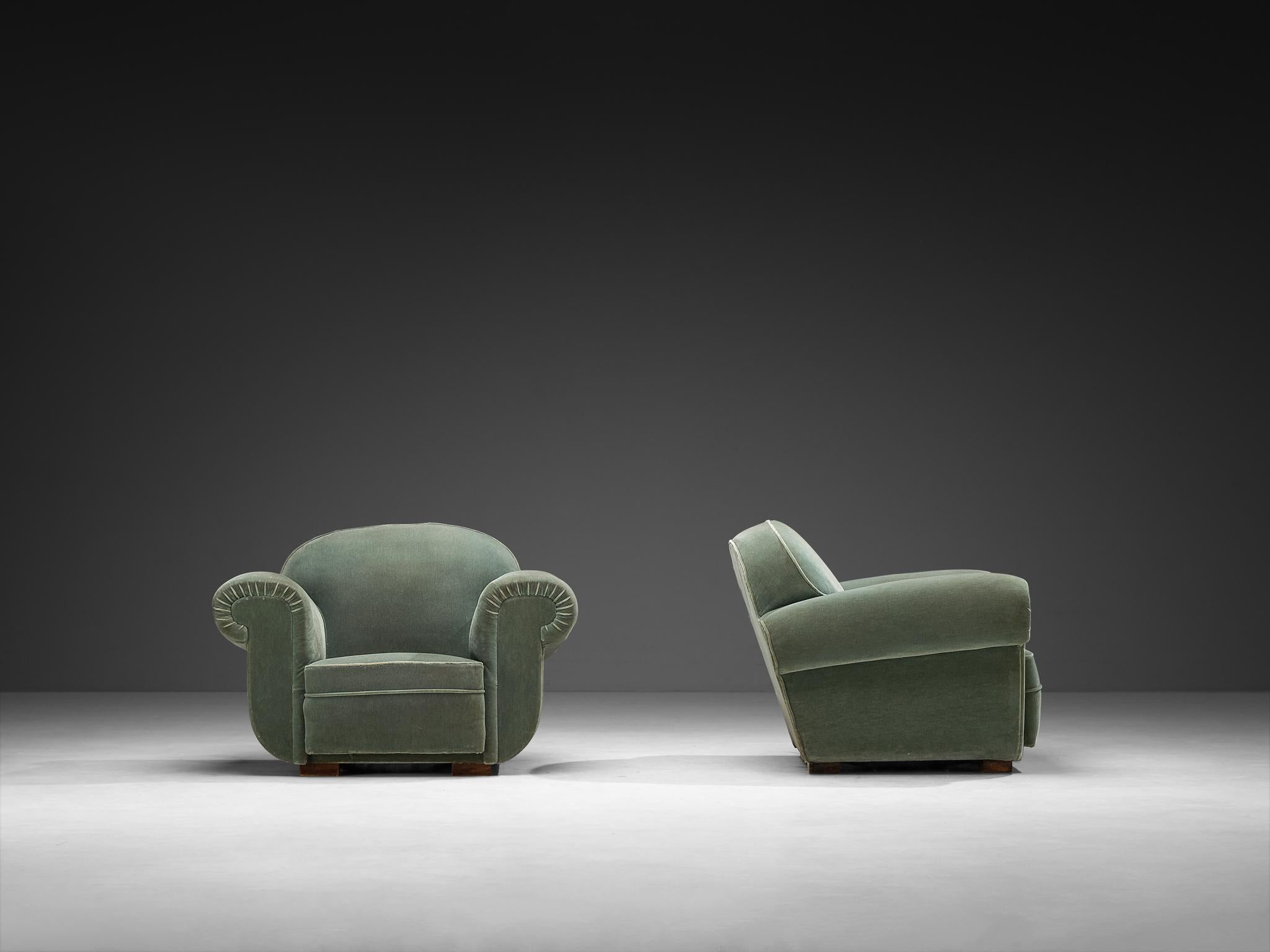 Paire de chaises longues Art Deco françaises des années 1940 en velours vert menthe en vente 1