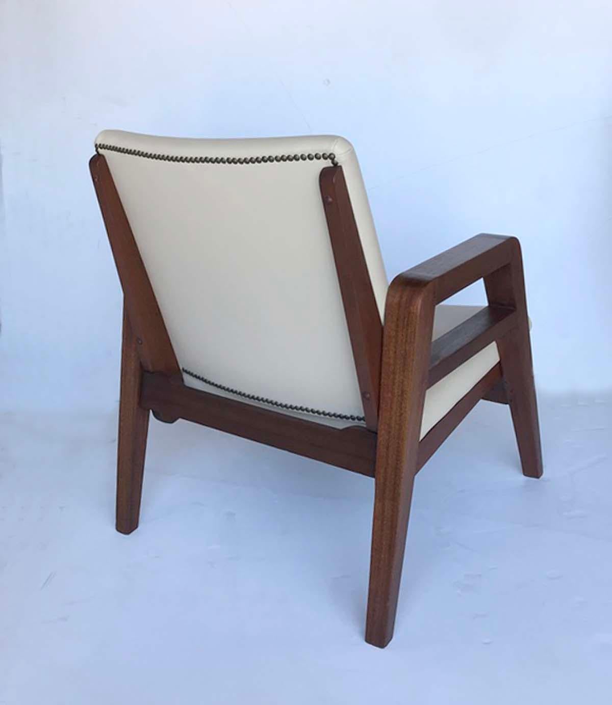 Pair of 1940s French Mahogany and Leather Armchairs In Good Condition In Los Angeles, CA