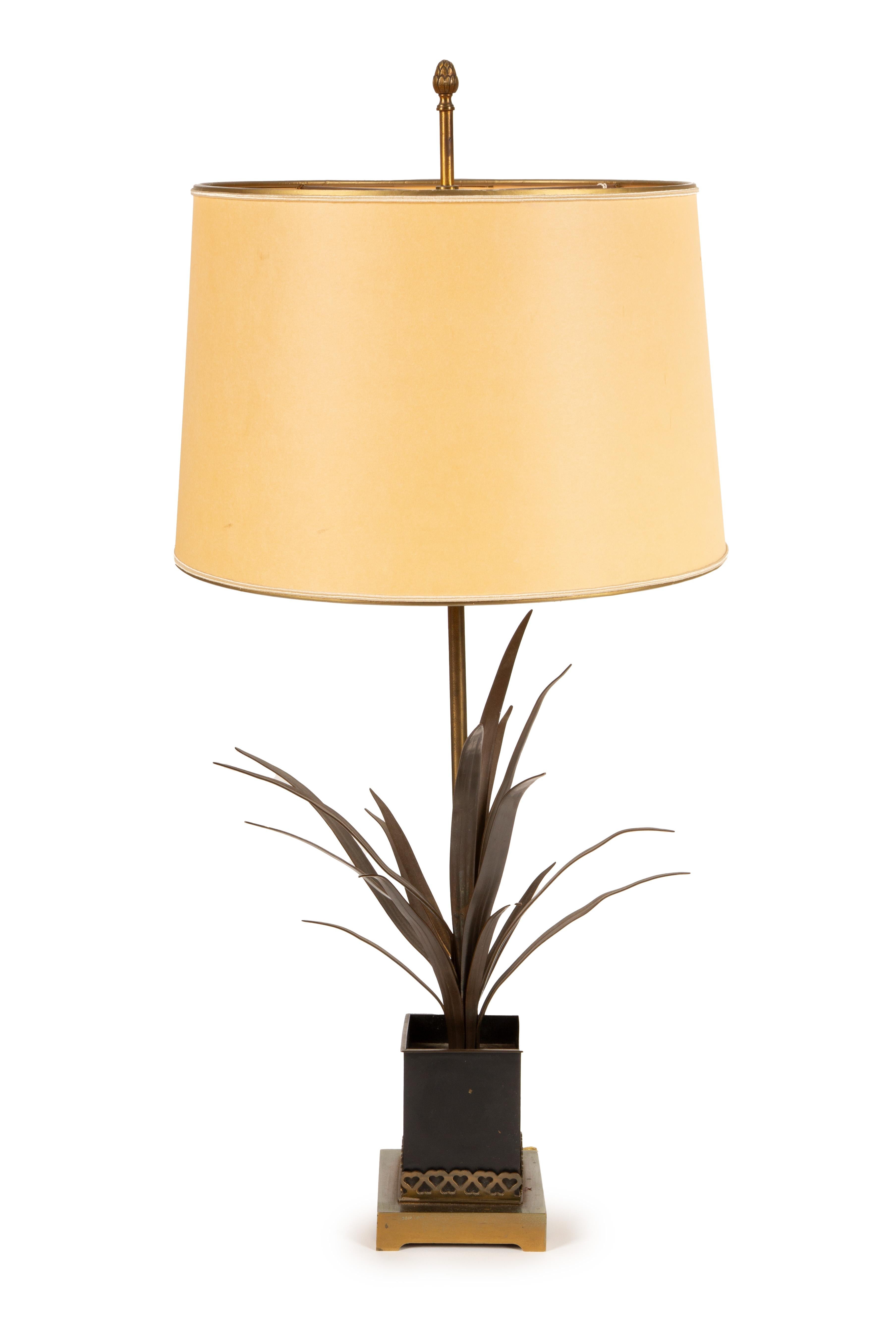 Mid-20th Century Pair of 1940s French Patinated Bronze Wheat or Palm Frond Cache Pot Lamps