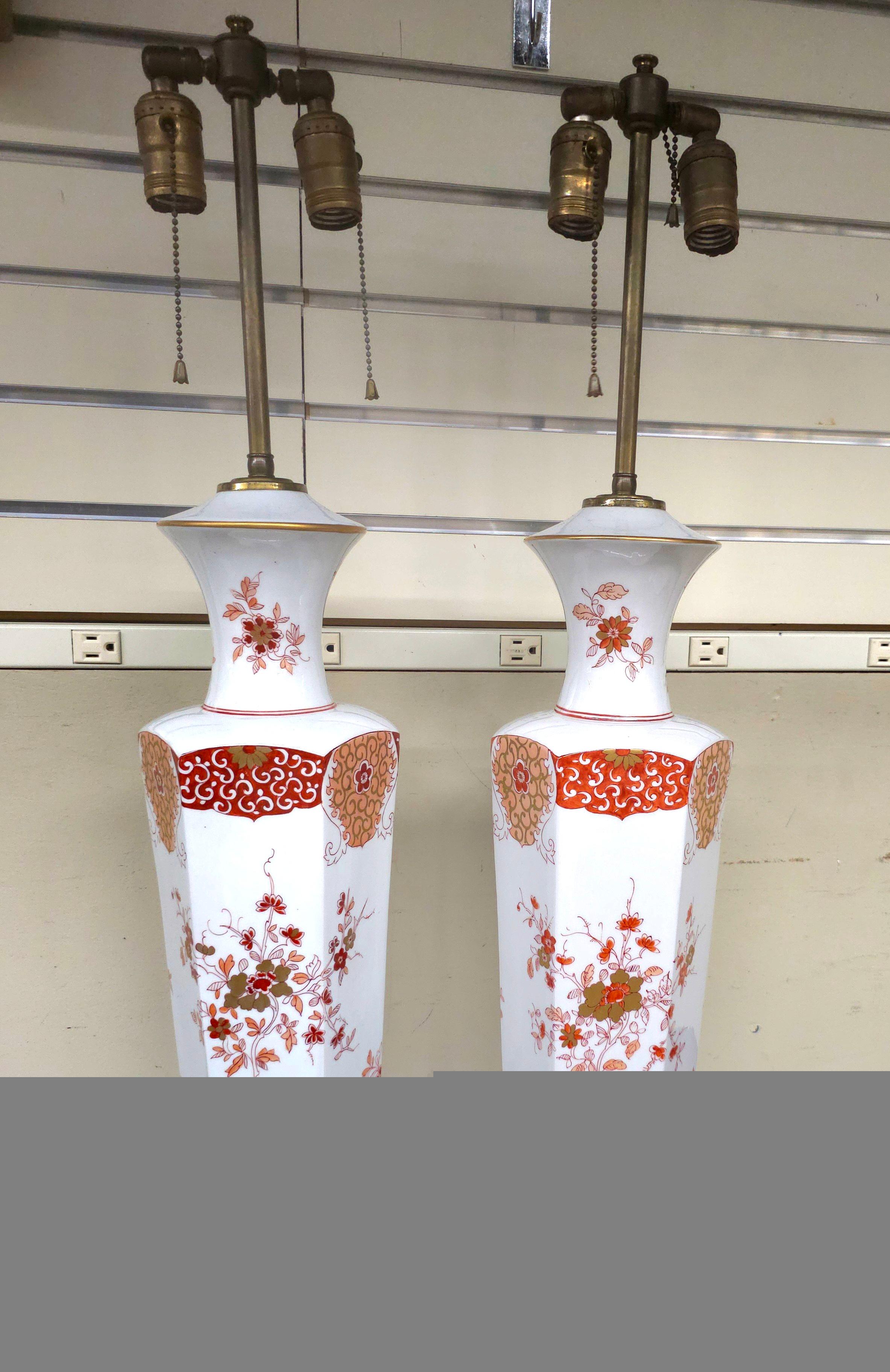 Paar französische Porcelaine de Paris Chinoiserie-Lampen aus den 1940er Jahren im Zustand „Gut“ in Germantown, MD
