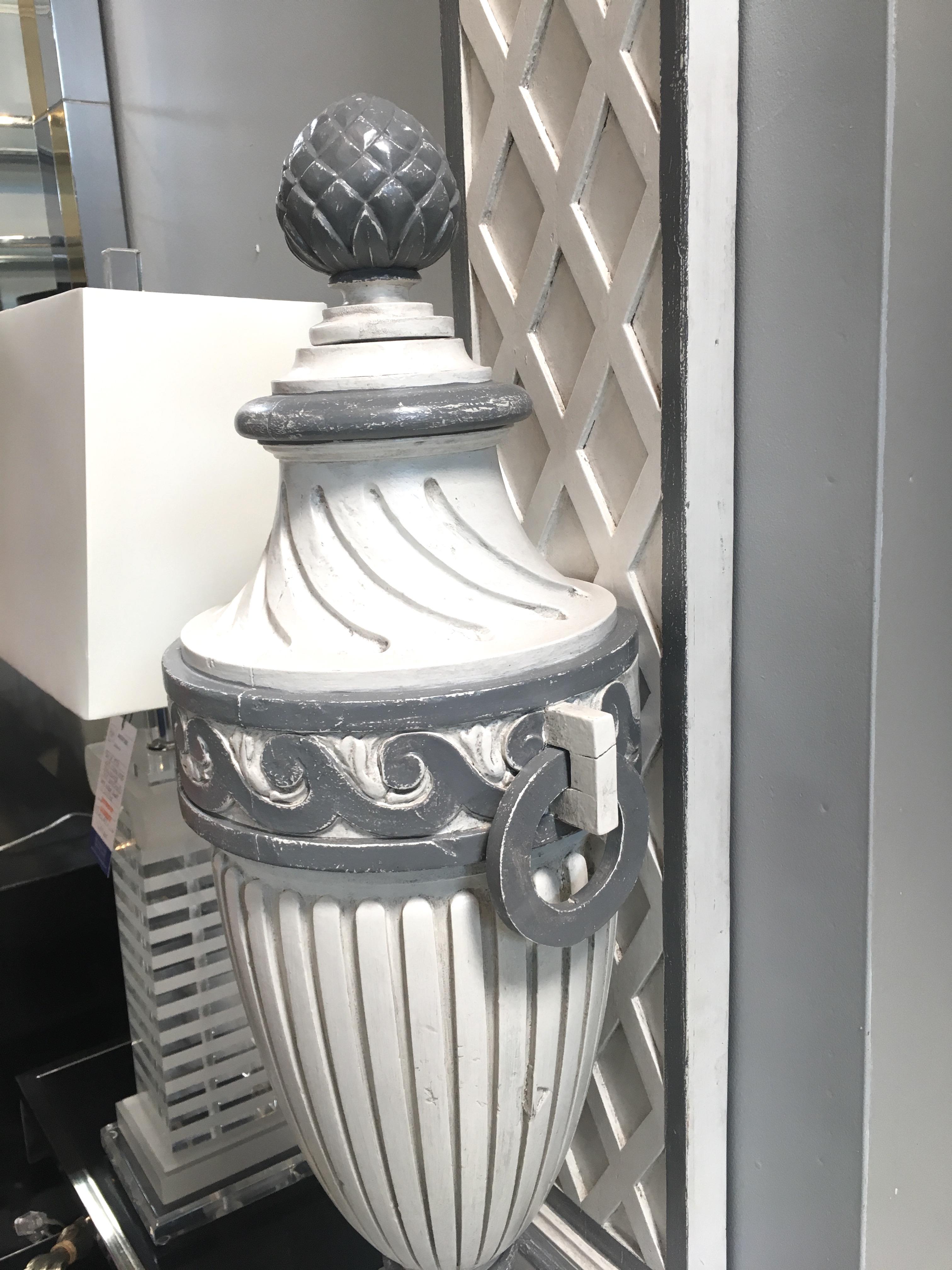 Neoclassical Pair of 1940s French Treillage Gray and White Columns with Urns