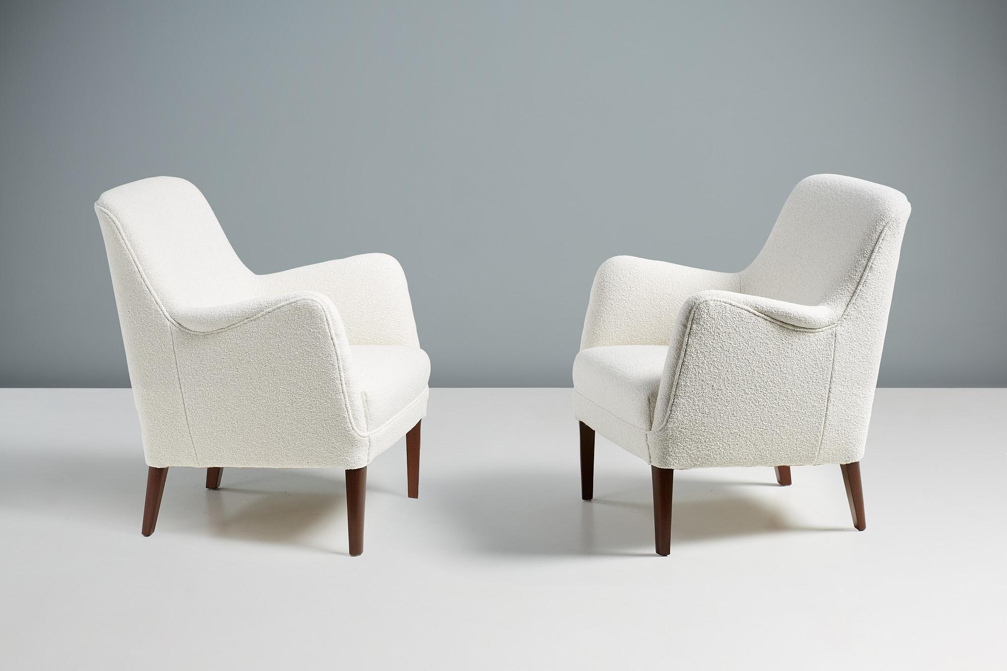 Mid-20th Century Pair of 1940s Fritz Hansen Lounge Chairs in Boucle Fabric For Sale