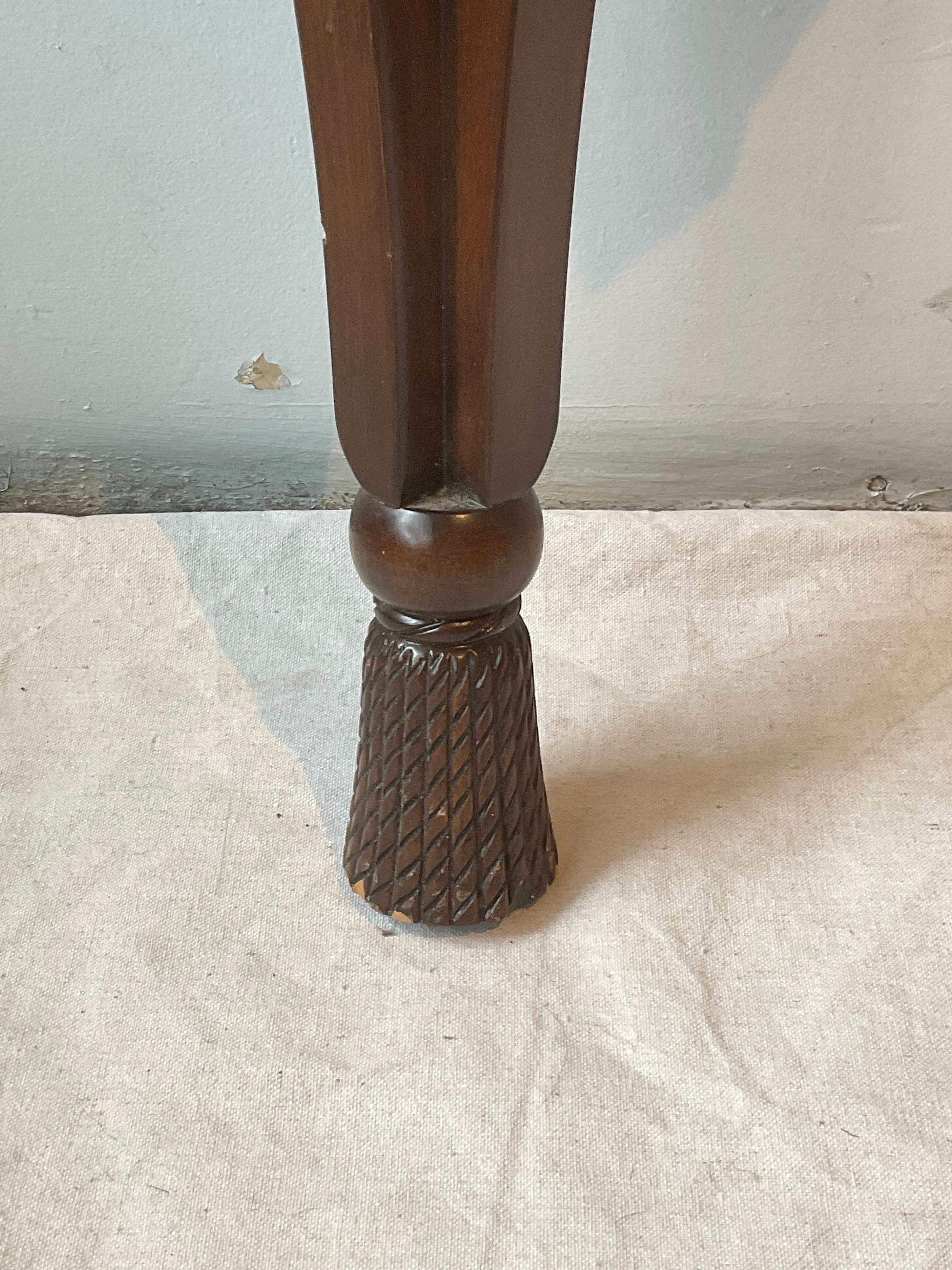 Pareja De Consolas De Pared Con Borlas Hollywood Regency De La Casa Grossfeld De 1940 en venta 5