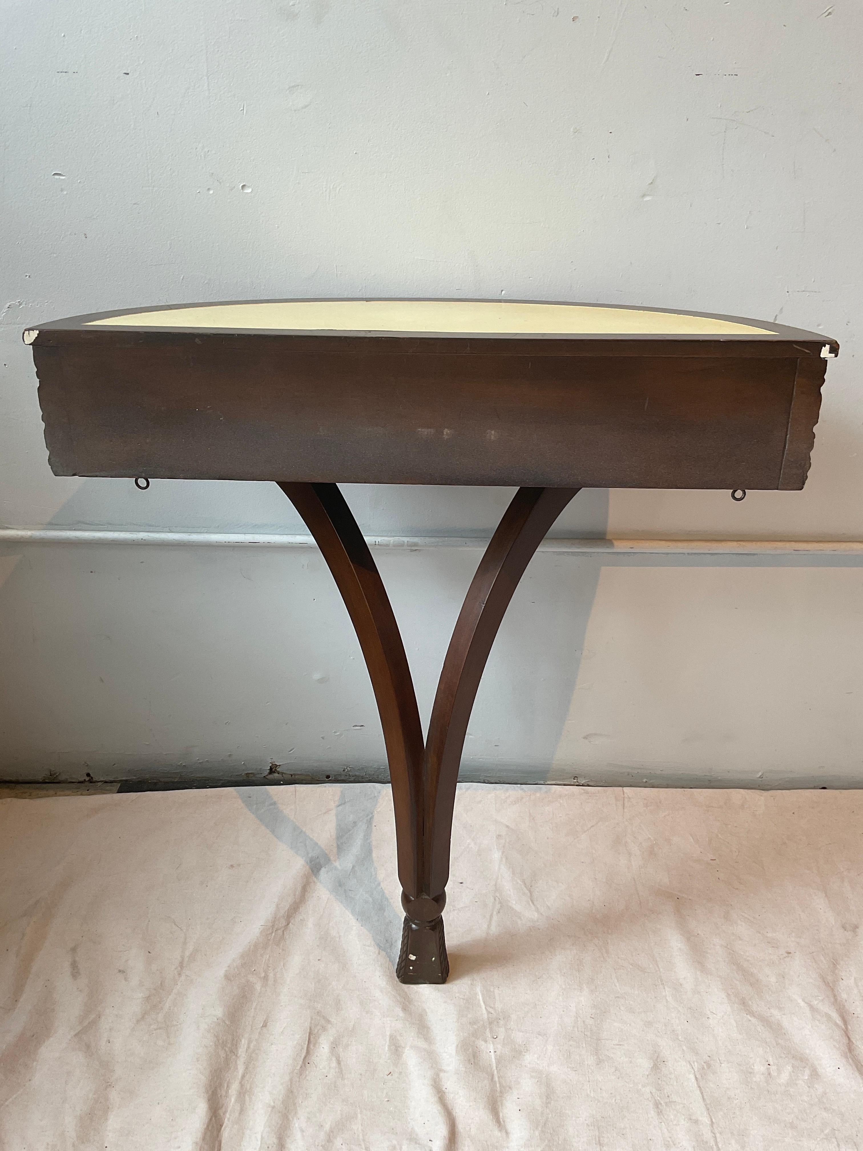 Pareja De Consolas De Pared Con Borlas Hollywood Regency De La Casa Grossfeld De 1940 en venta 6