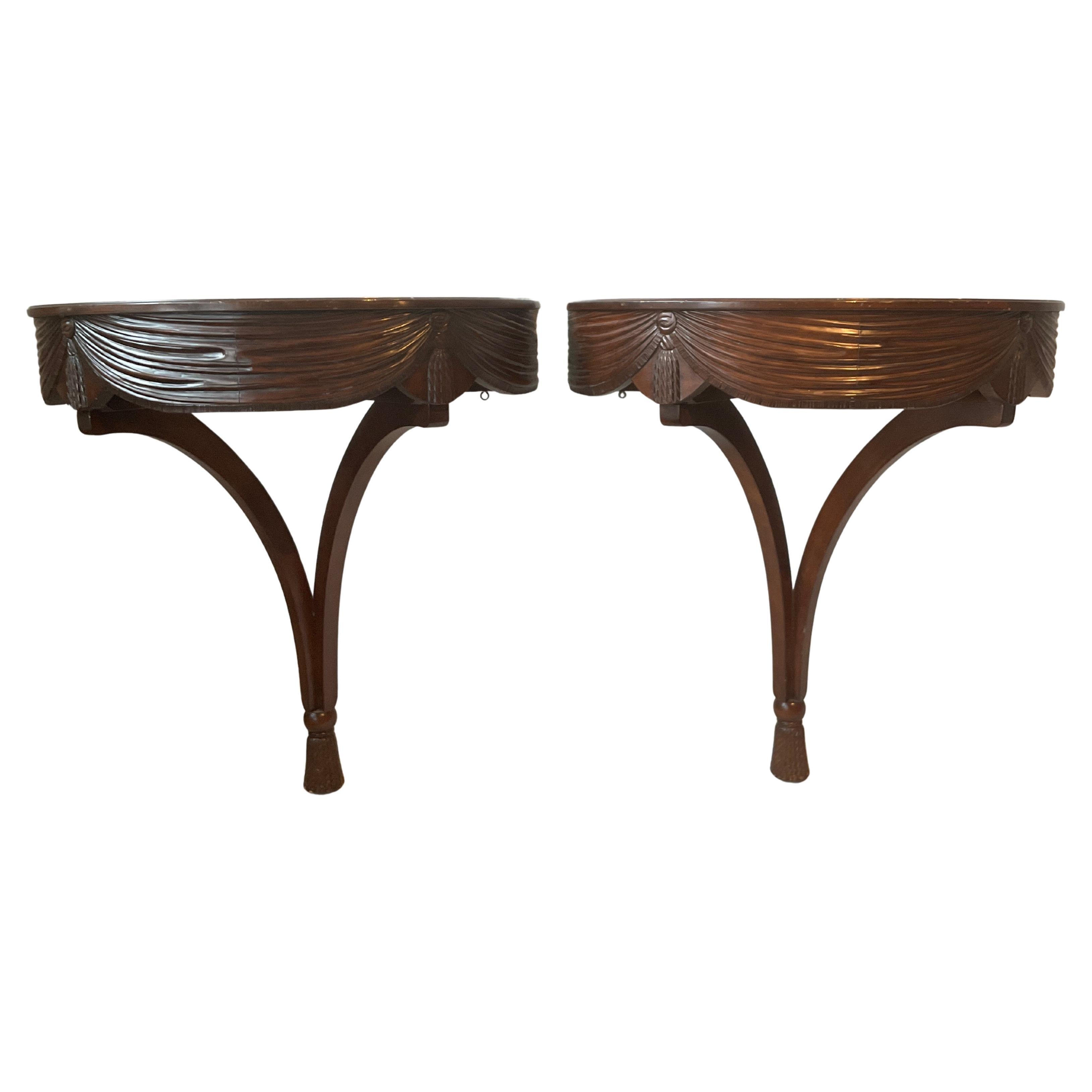 Pareja De Consolas De Pared Con Borlas Hollywood Regency De La Casa Grossfeld De 1940 en venta