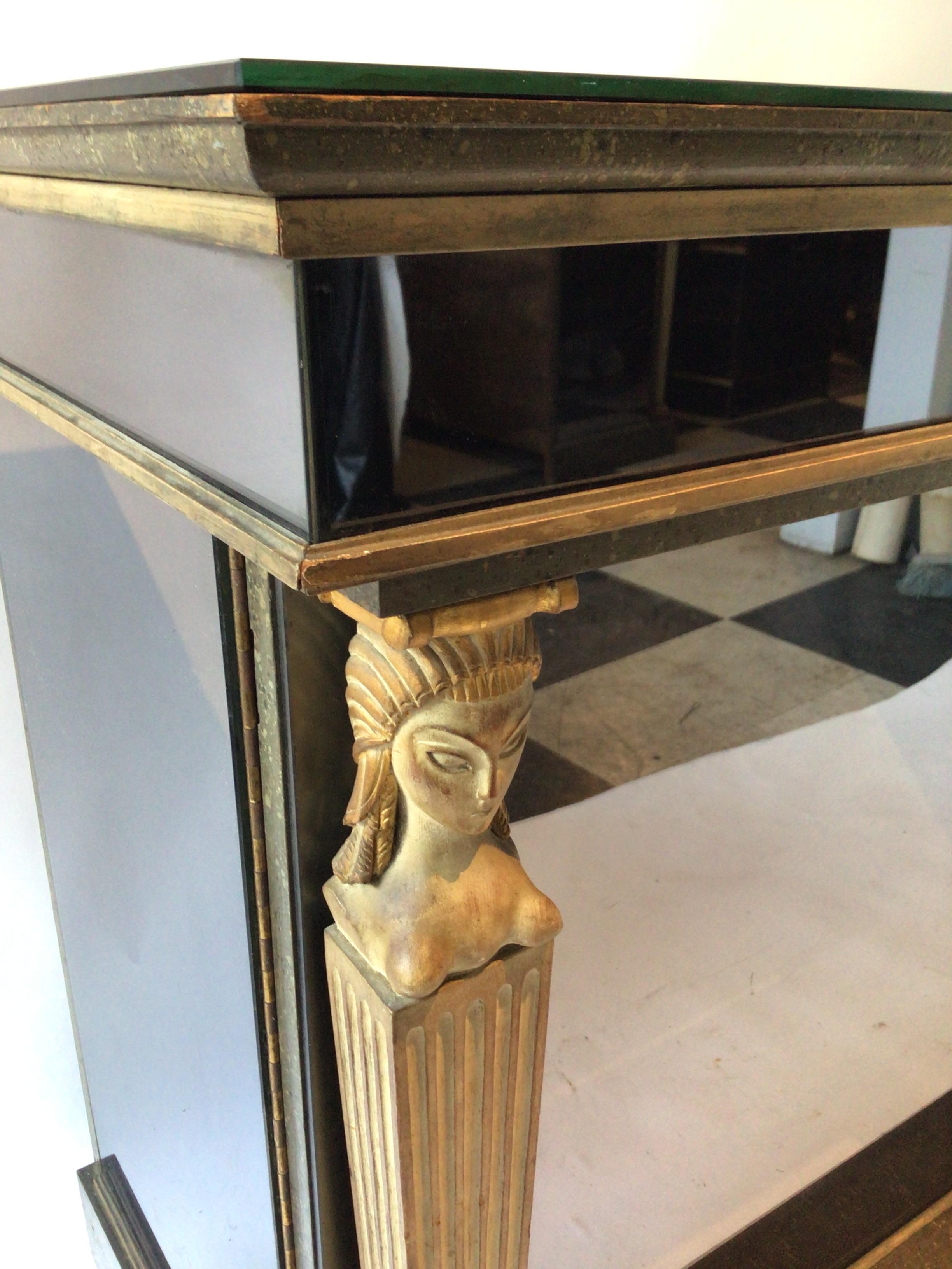 Pair of 1940s Hollywood Regency Mirrored End Tables For Sale 12